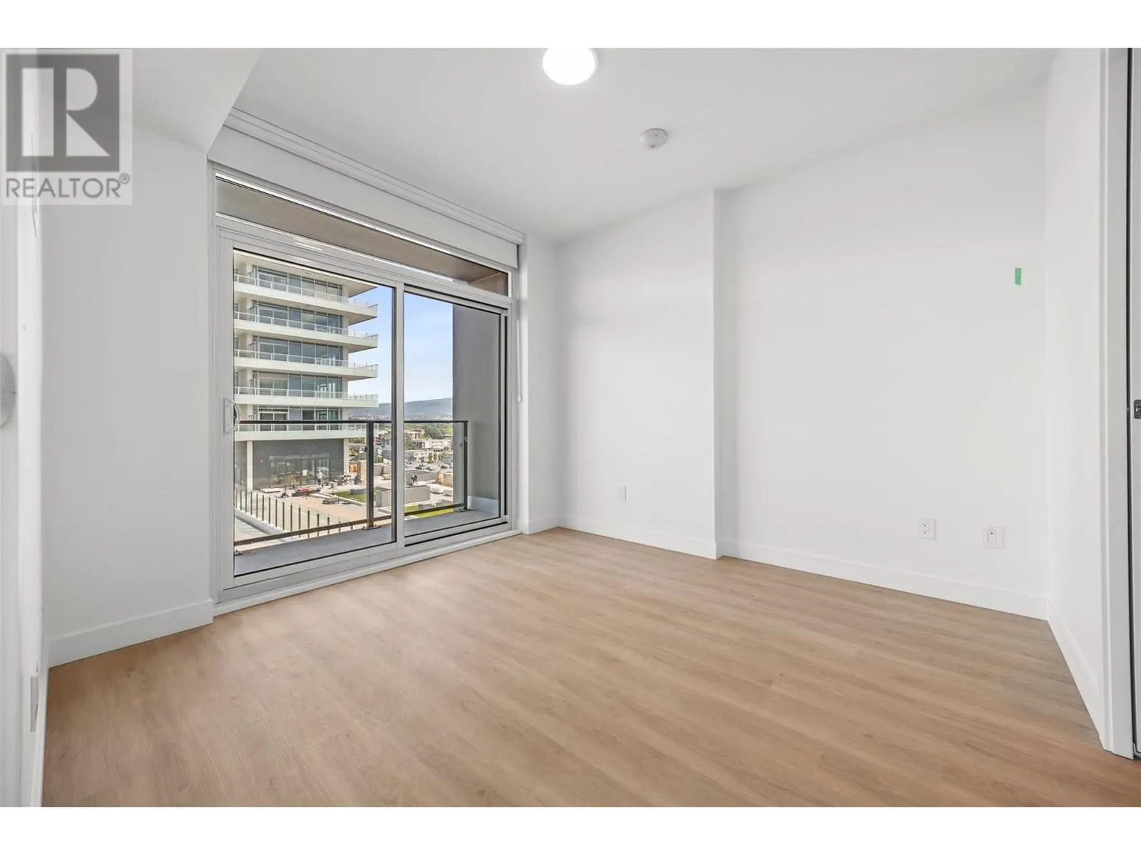 238 Leon Avenue Unit# 702