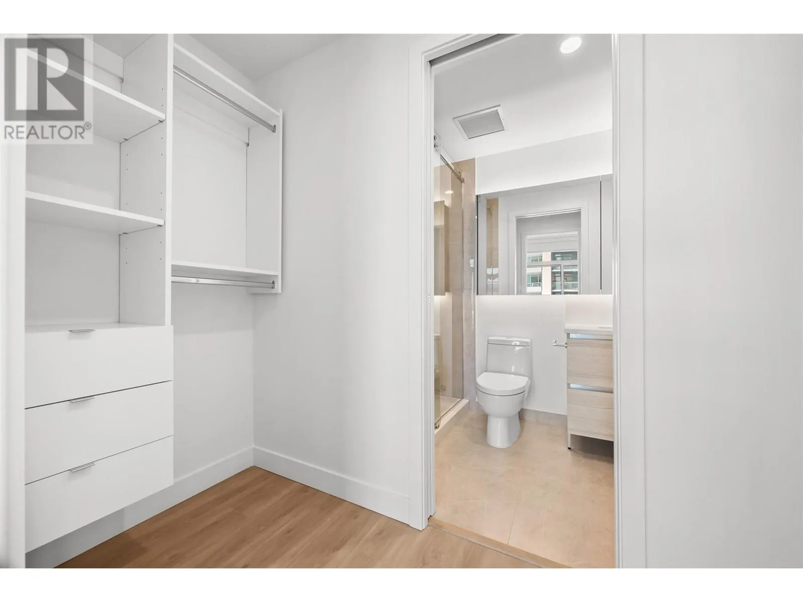 238 Leon Avenue Unit# 702