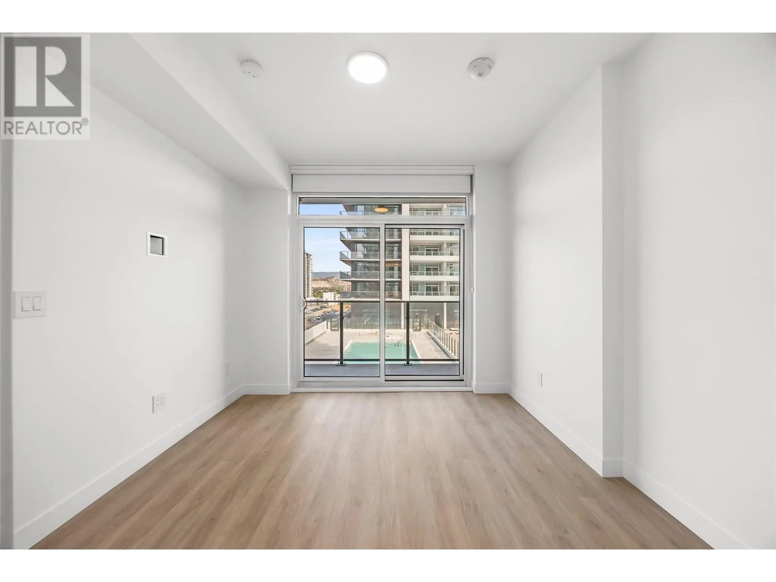 238 Leon Avenue Unit# 702