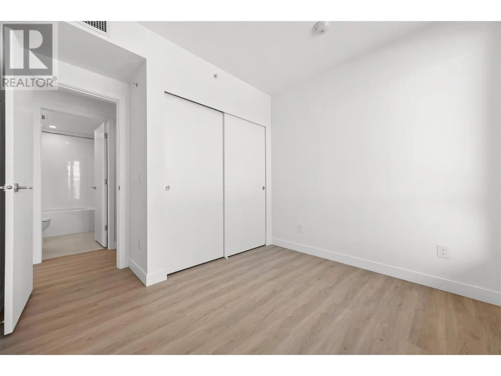 238 Leon Avenue Unit# 702