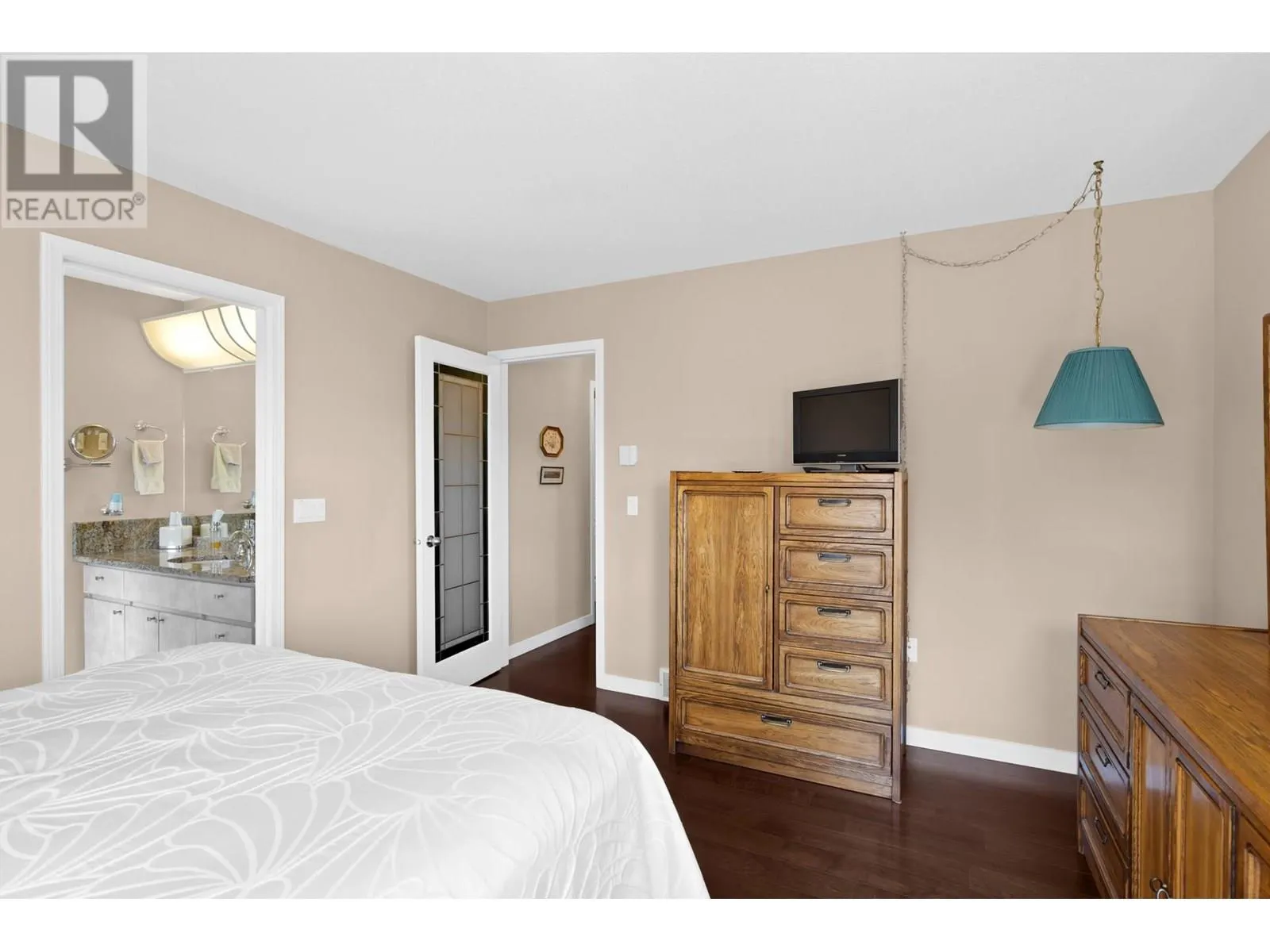 3786 Inglis Place