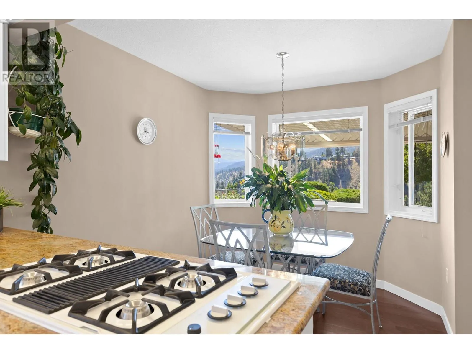 3786 Inglis Place