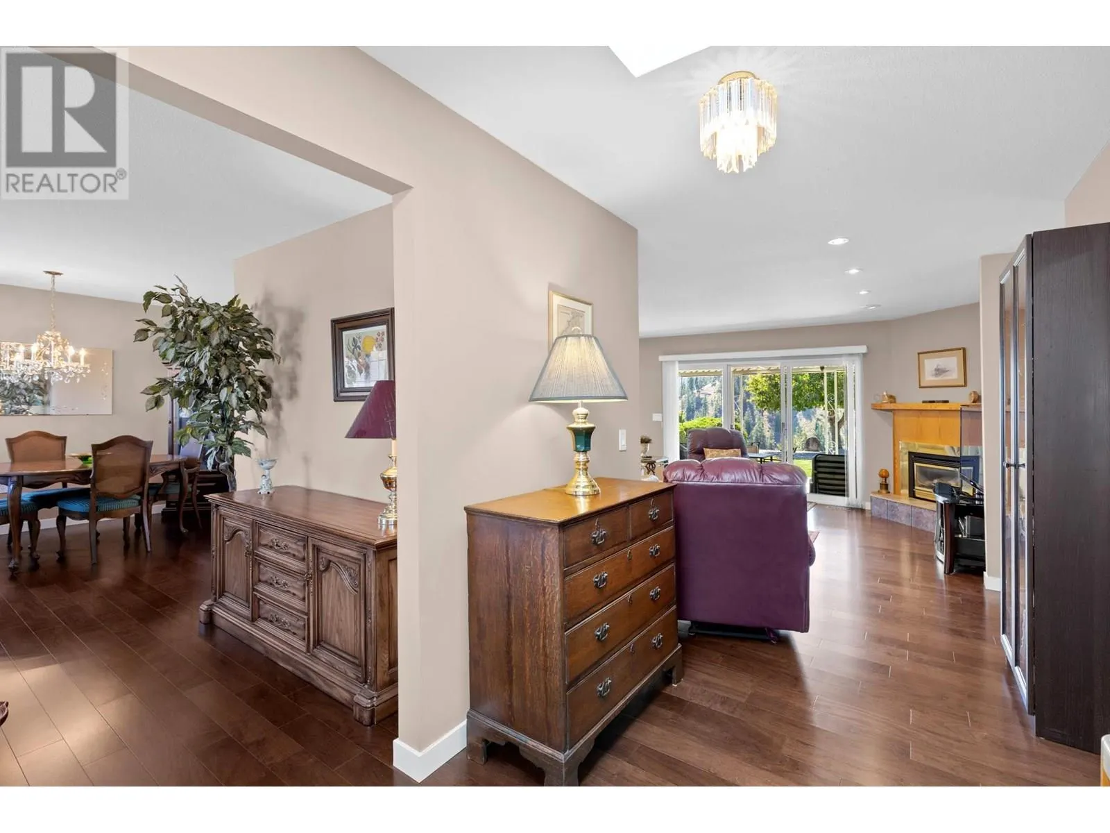 3786 Inglis Place