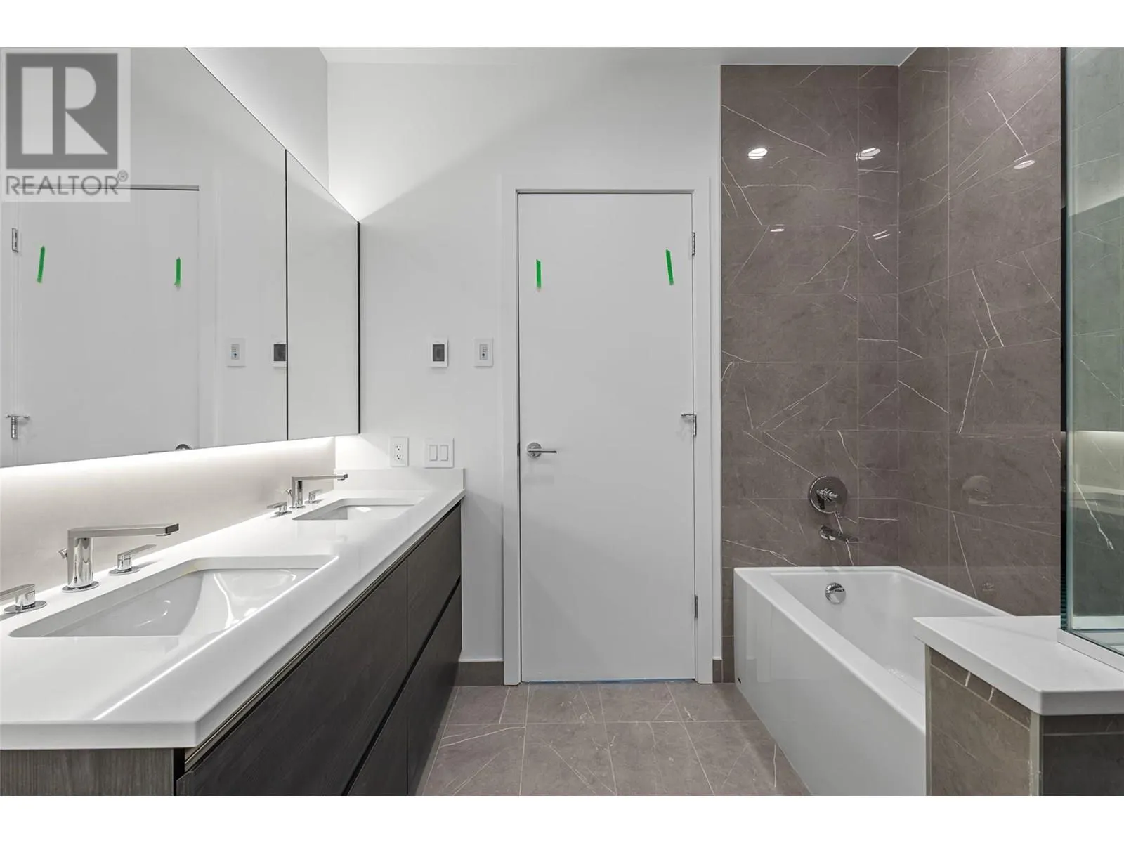238 Leon Avenue Unit# 2207