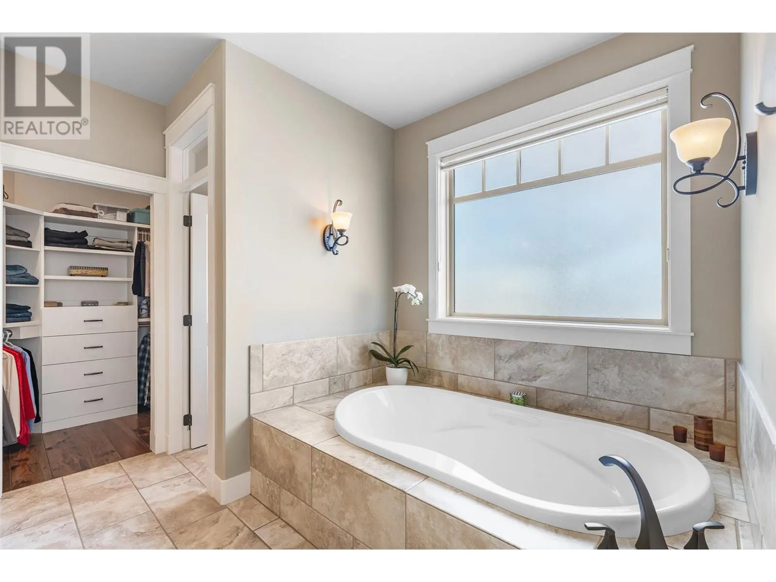 5090 Twinflower Crescent
