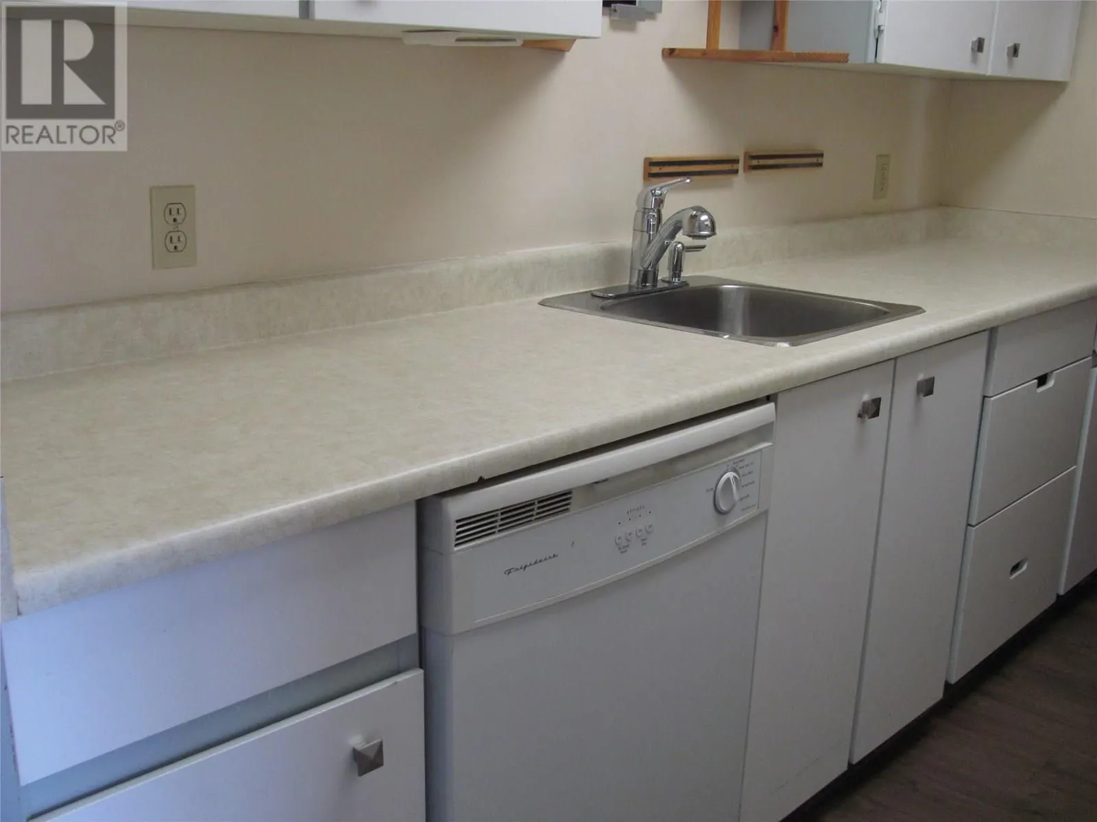 3704 27 Avenue Unit# 220