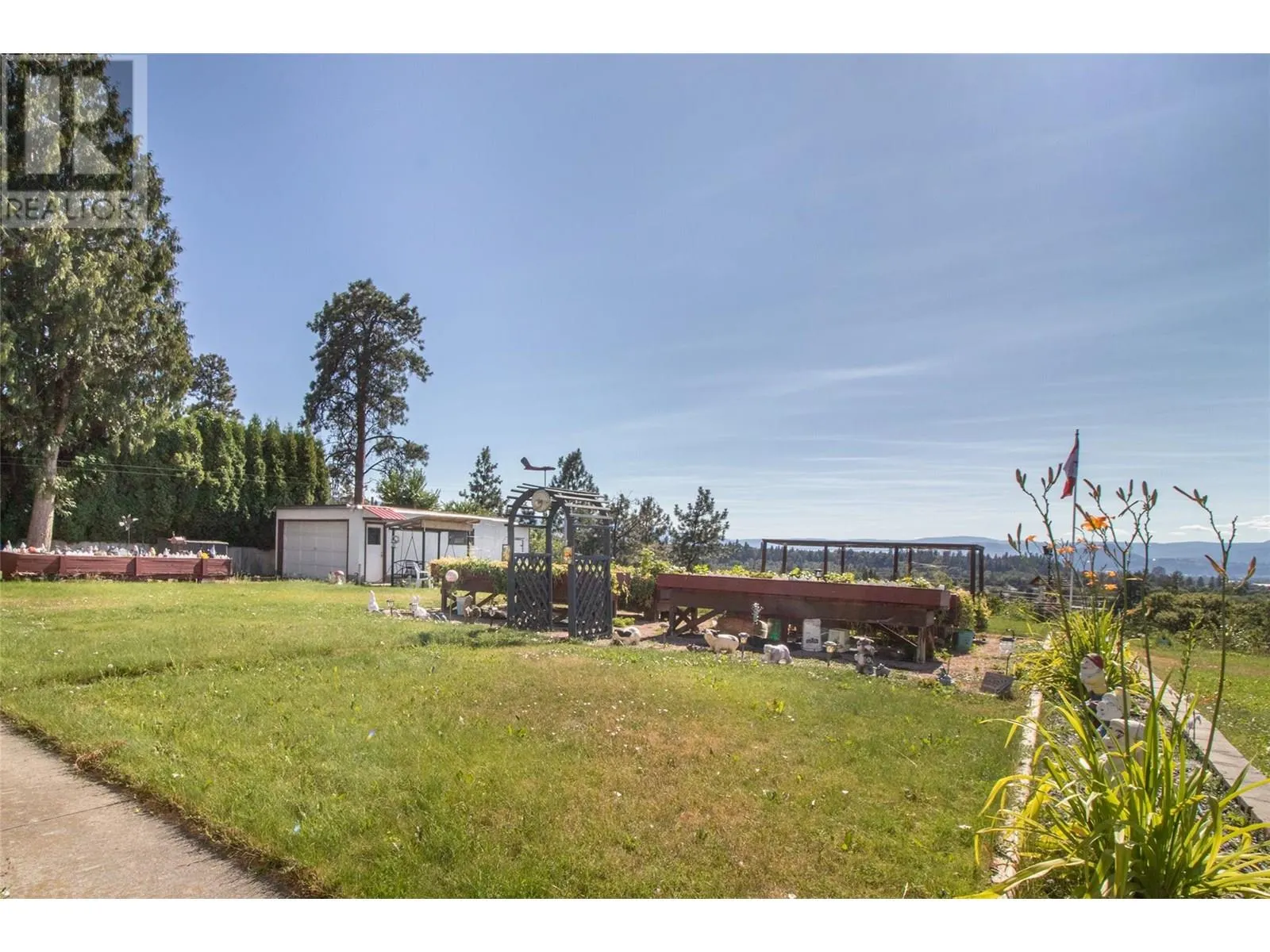 460 Dougall Road S