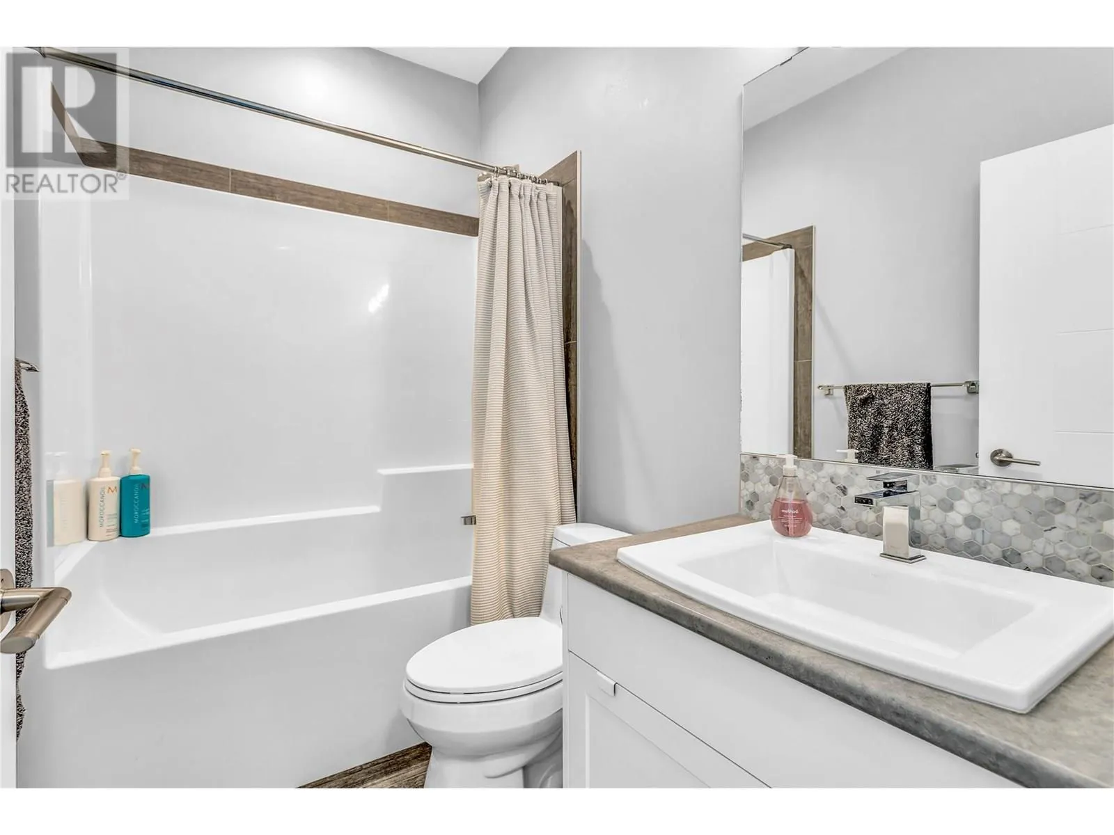 1102 Cameron Avenue Unit# 9