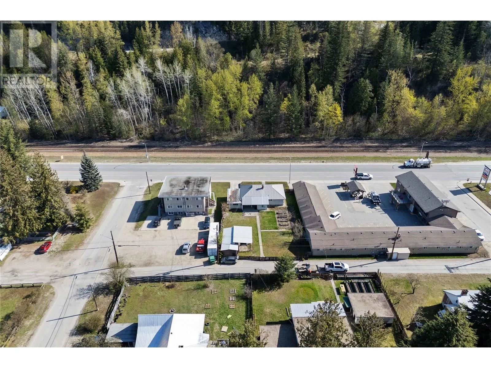 1115 Victoria Road W