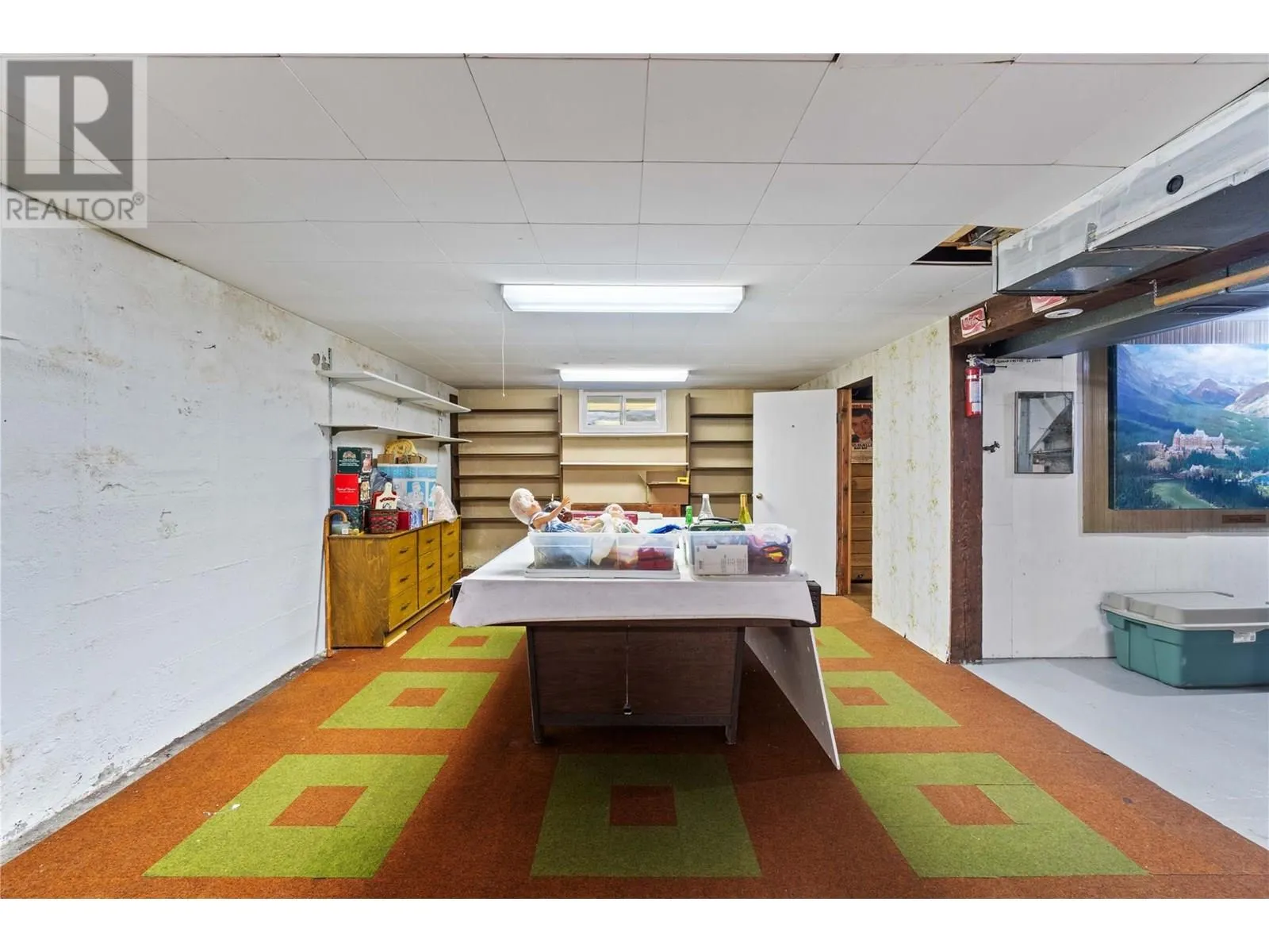 1115 Victoria Road W