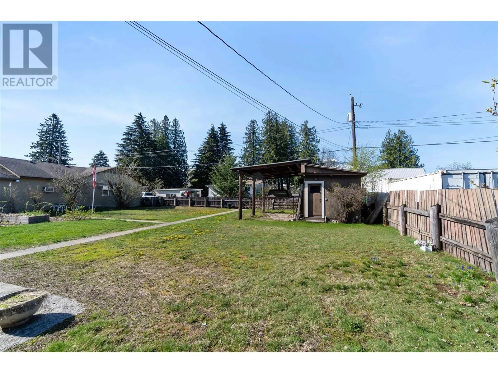 1115 Victoria Road W