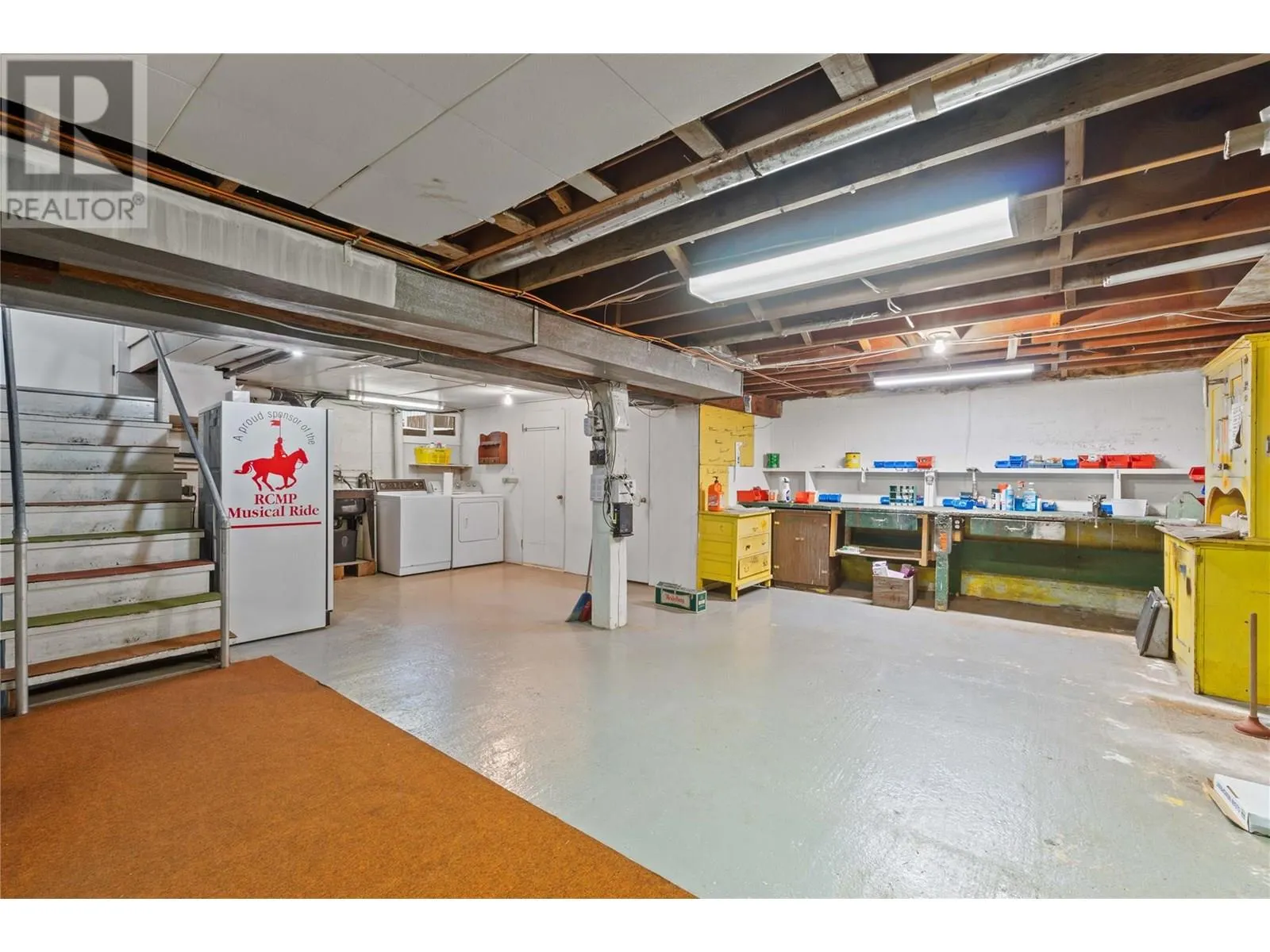 1115 Victoria Road W