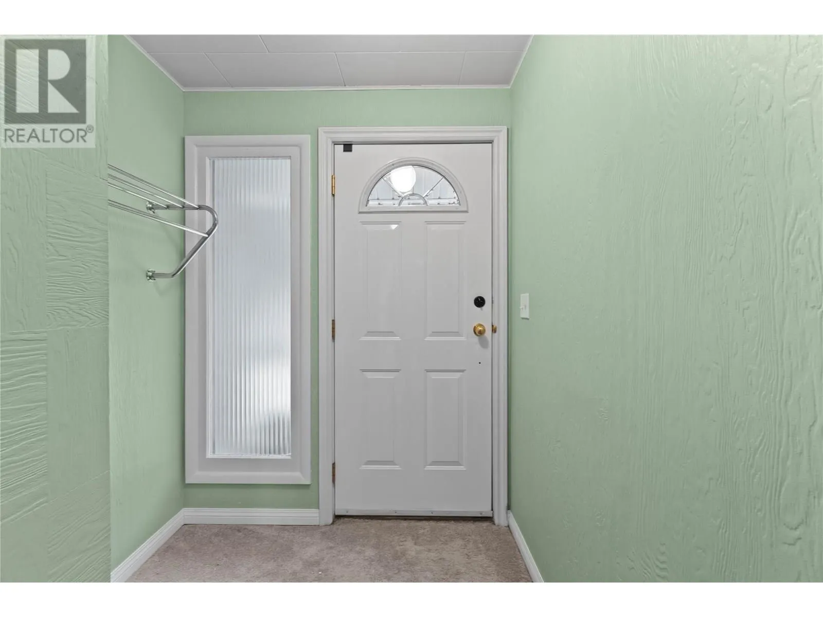 1115 Victoria Road W