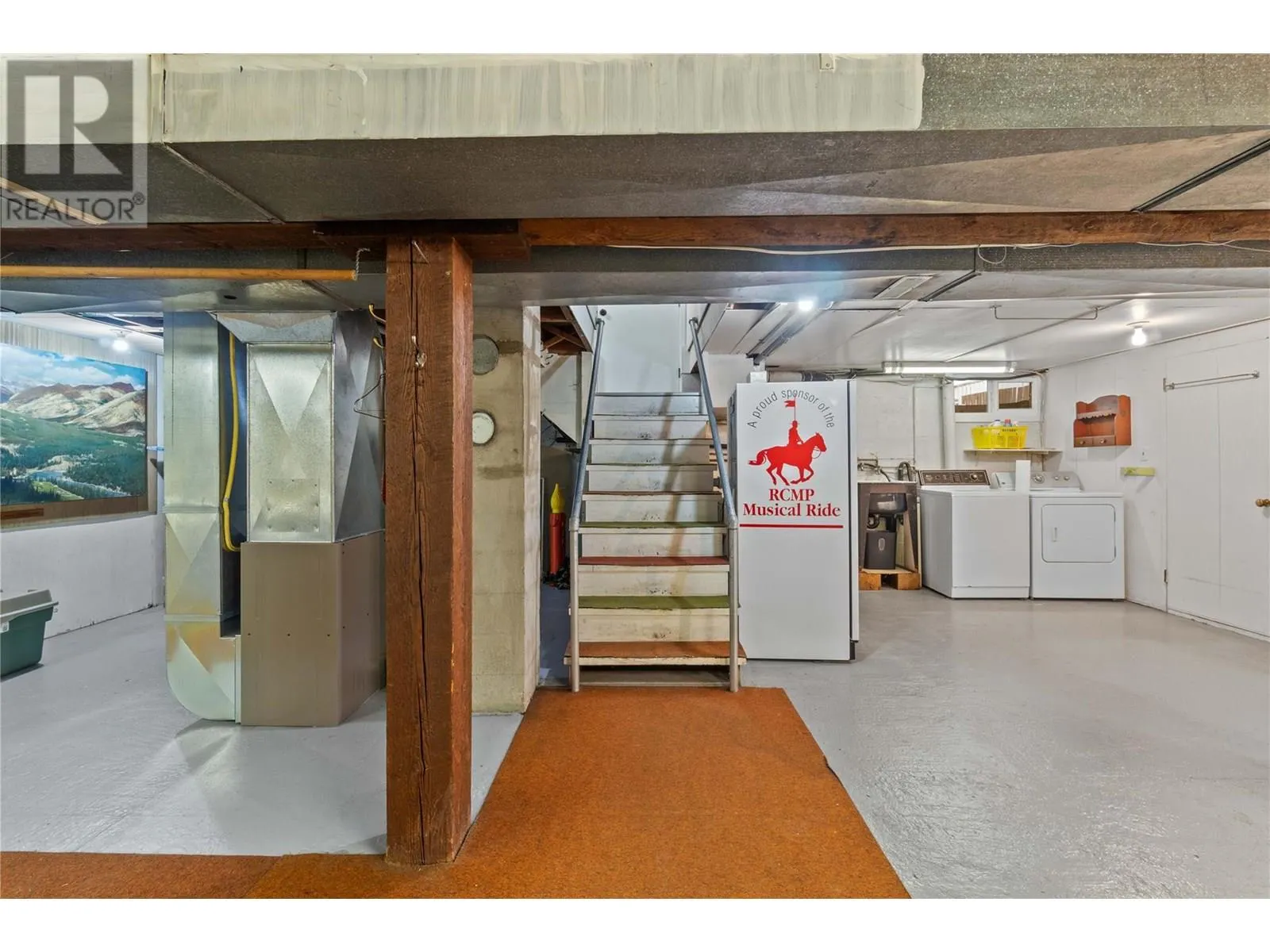 1115 Victoria Road W