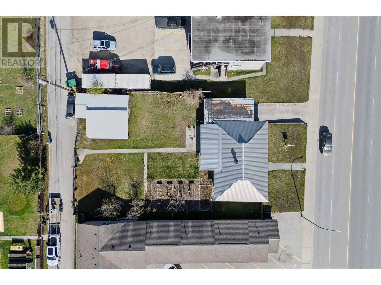 1115 Victoria Road W