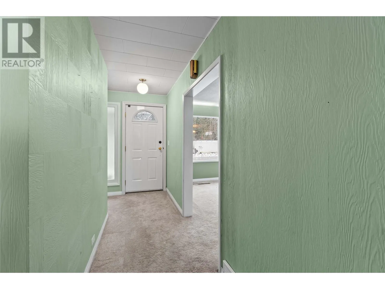 1115 Victoria Road W
