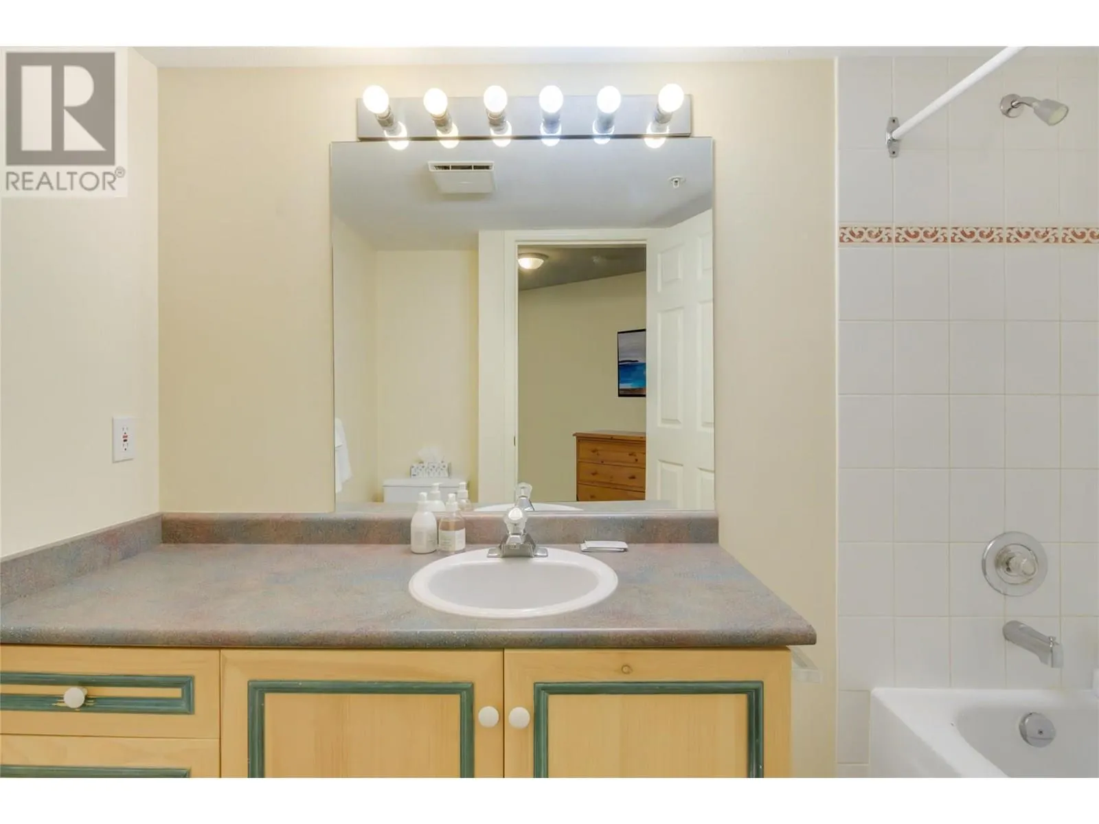 3185 Via Centrale Drive Unit# 201