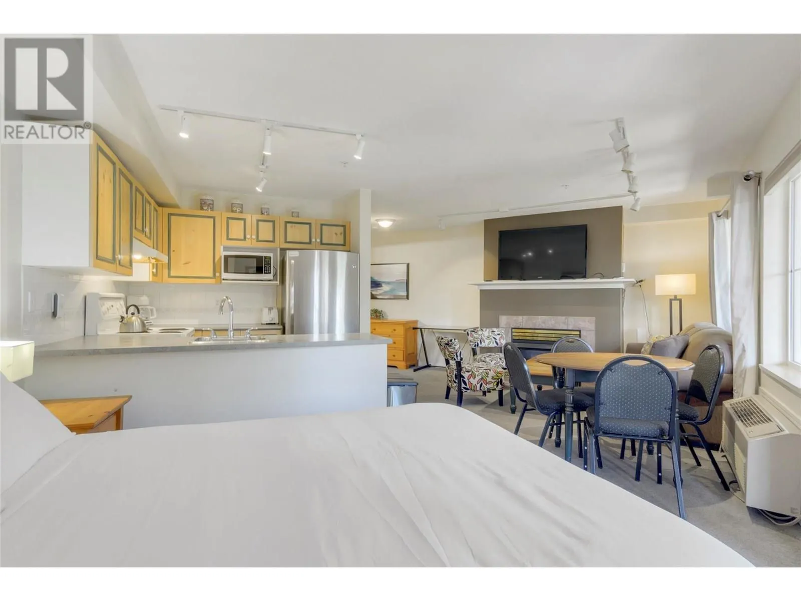3185 Via Centrale Drive Unit# 201