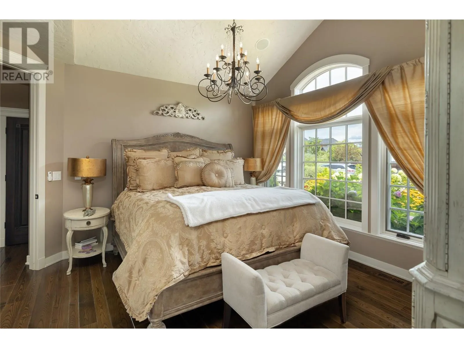 4768 CARMEL Crescent
