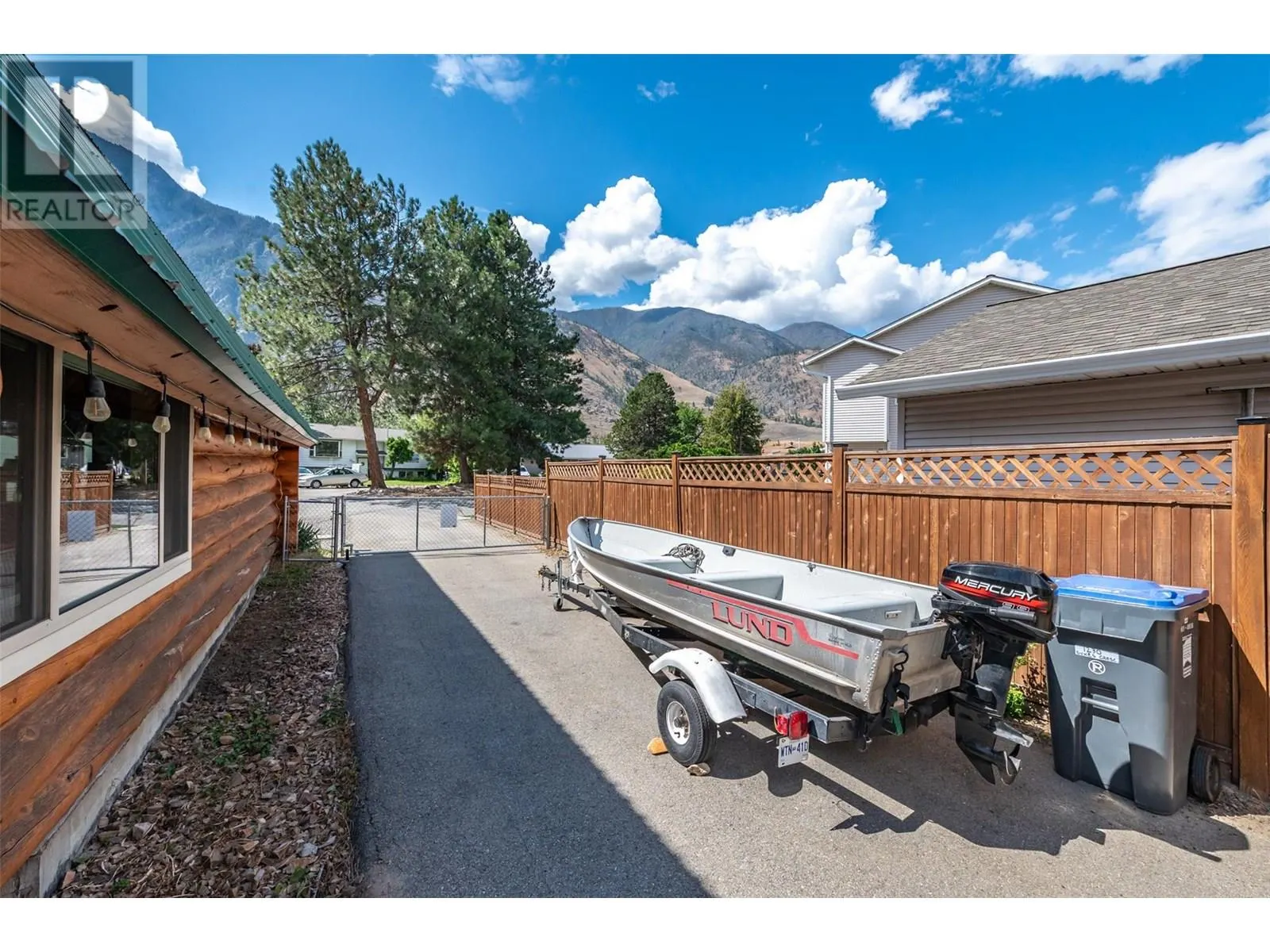 1230 Sykes Crescent