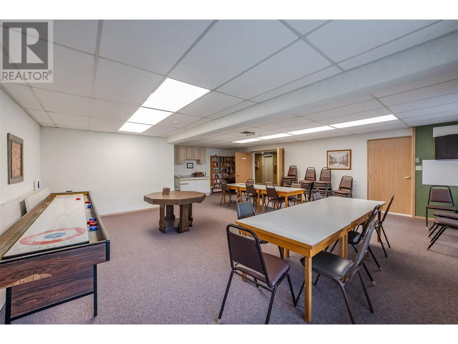 195 Warren Avenue W Unit# 406