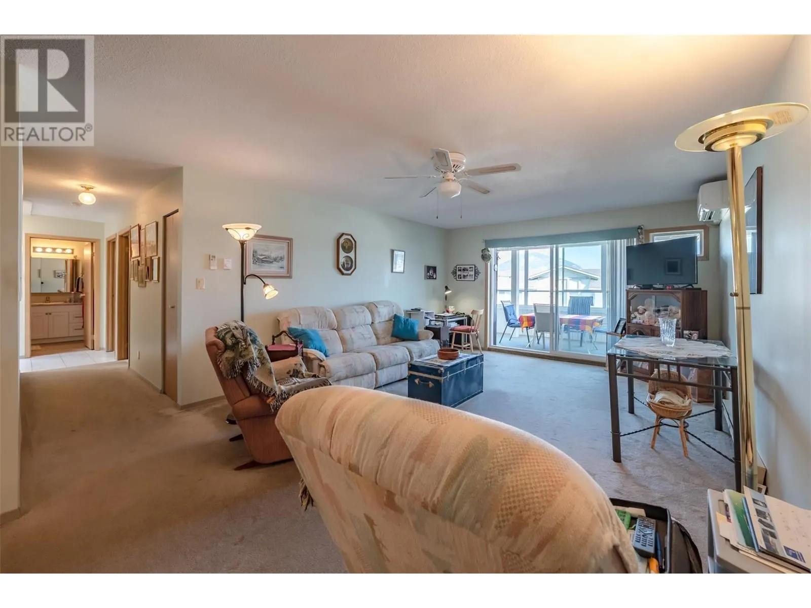 195 Warren Avenue W Unit# 406