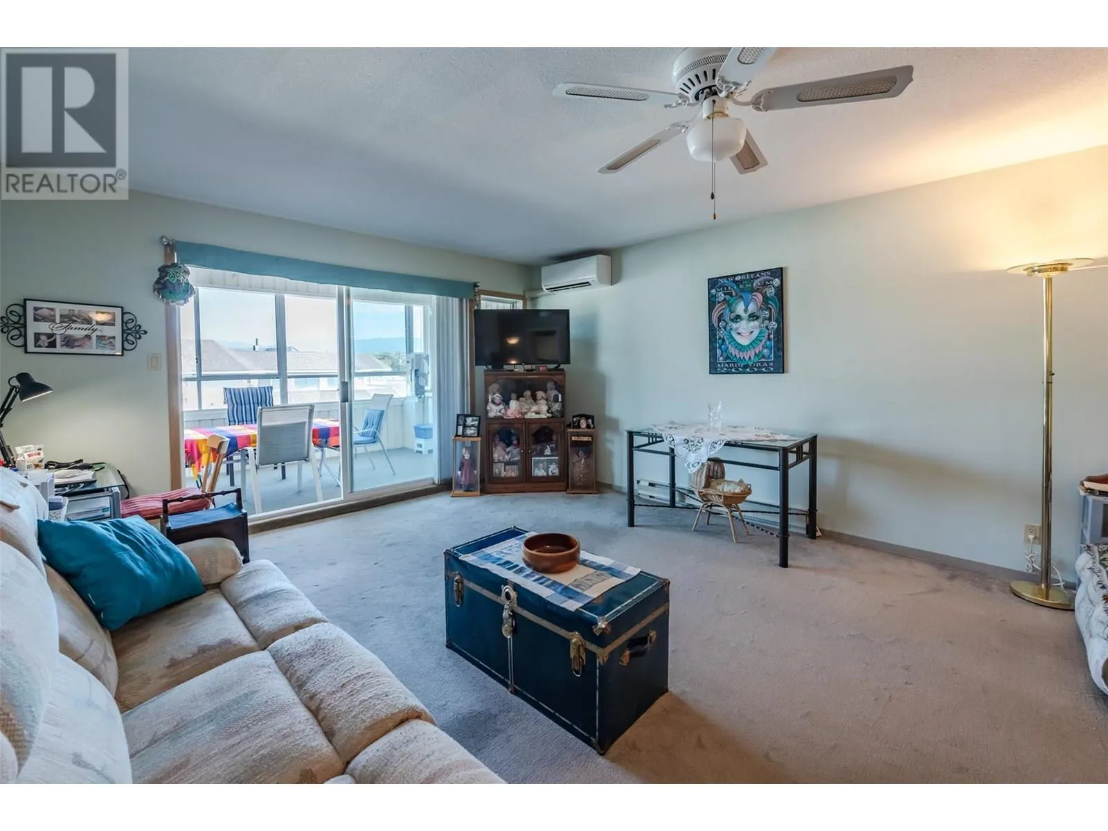 195 Warren Avenue W Unit# 406