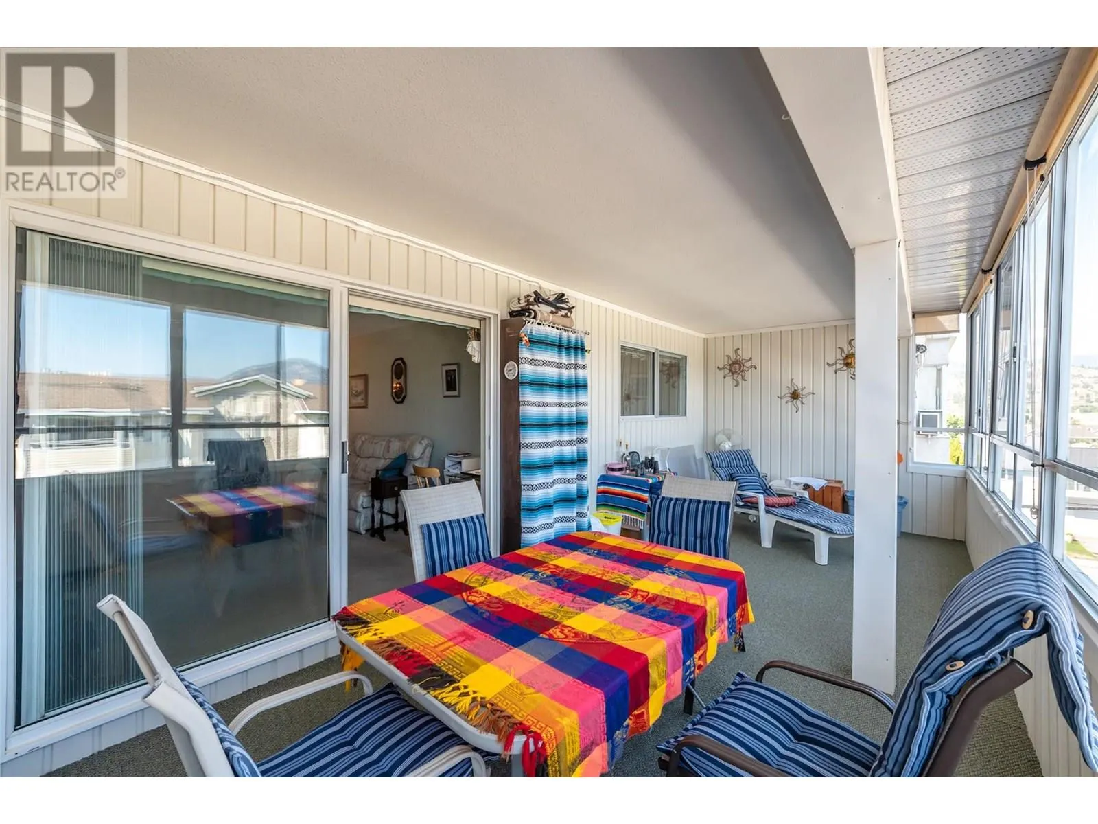 195 Warren Avenue W Unit# 406