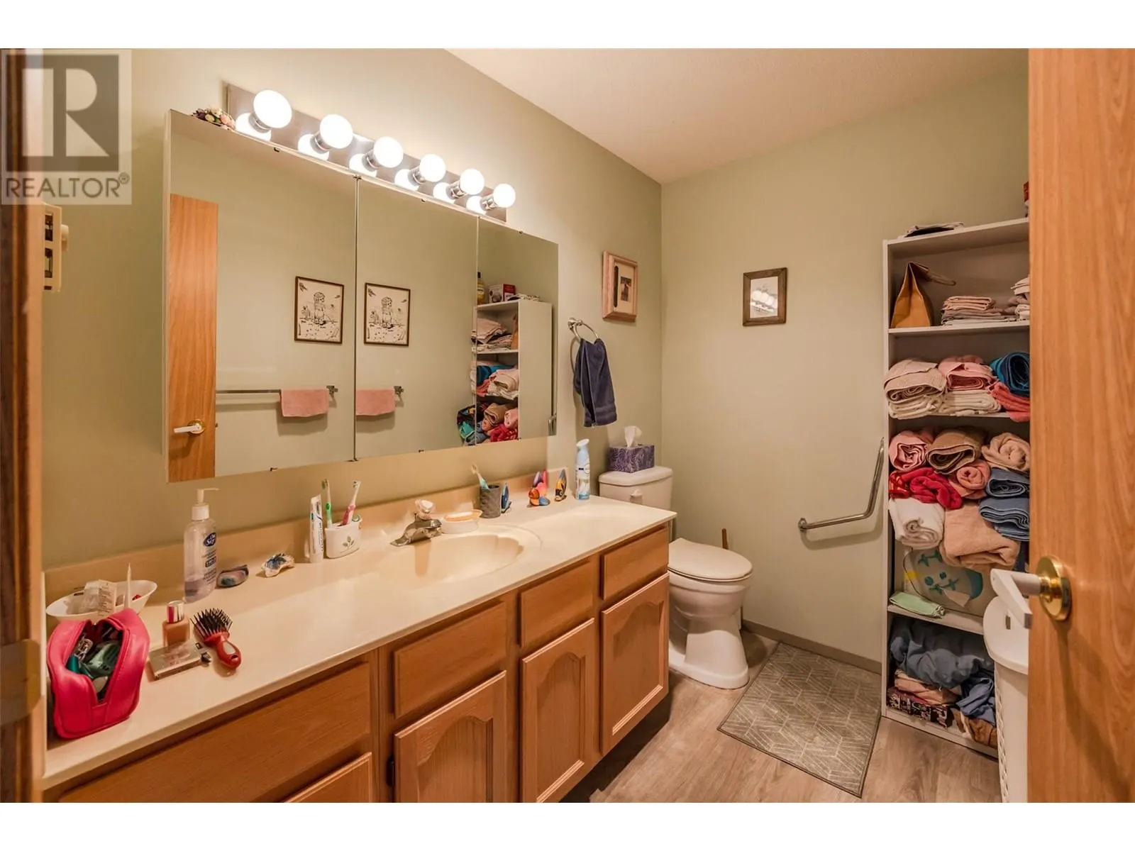 195 Warren Avenue W Unit# 406