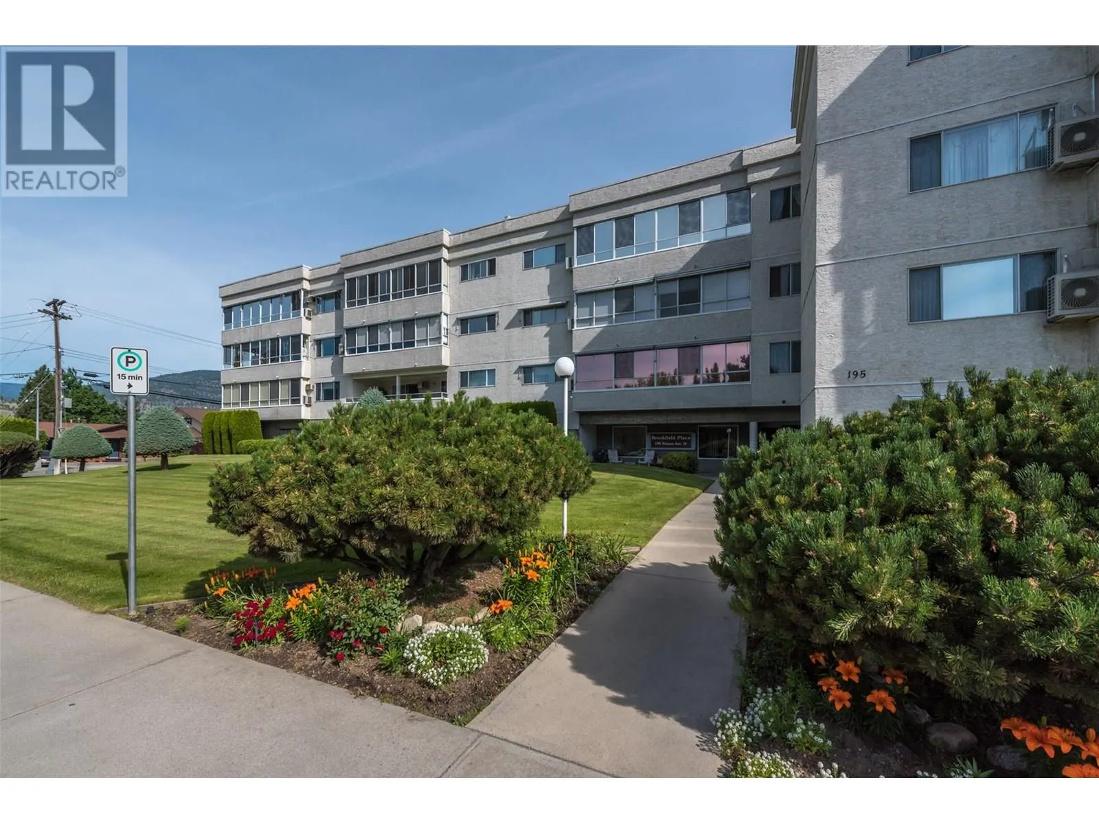 195 Warren Avenue W Unit# 406