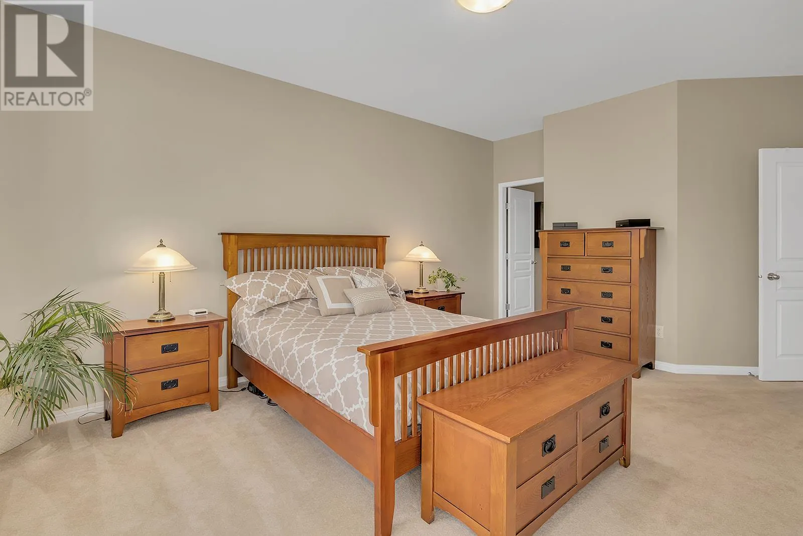 2040 Spyglass Way
