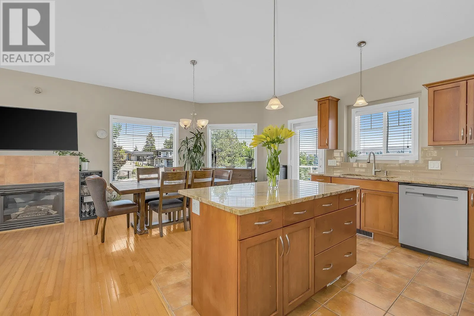 2040 Spyglass Way