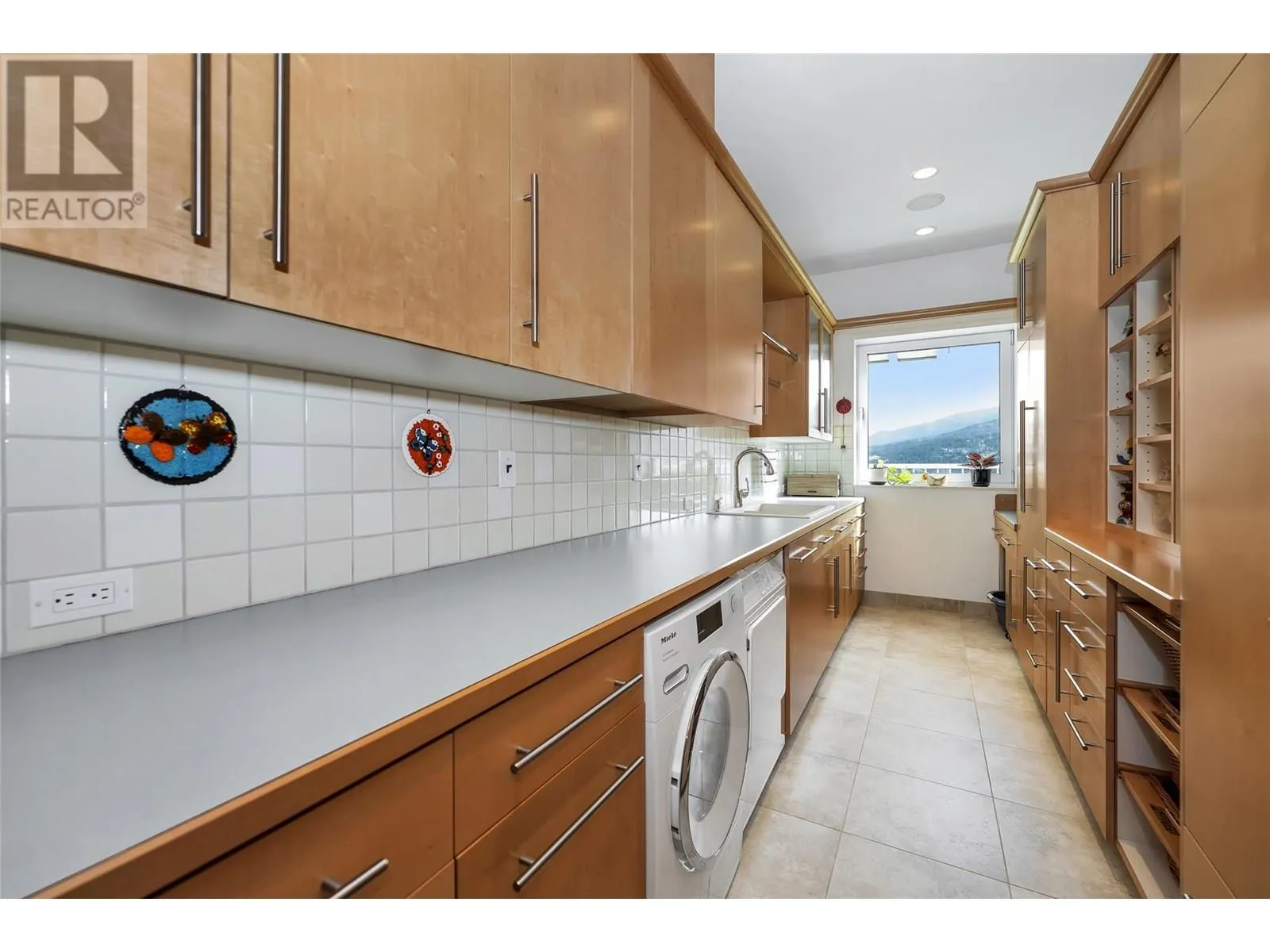 202 Stepping Stones Crescent
