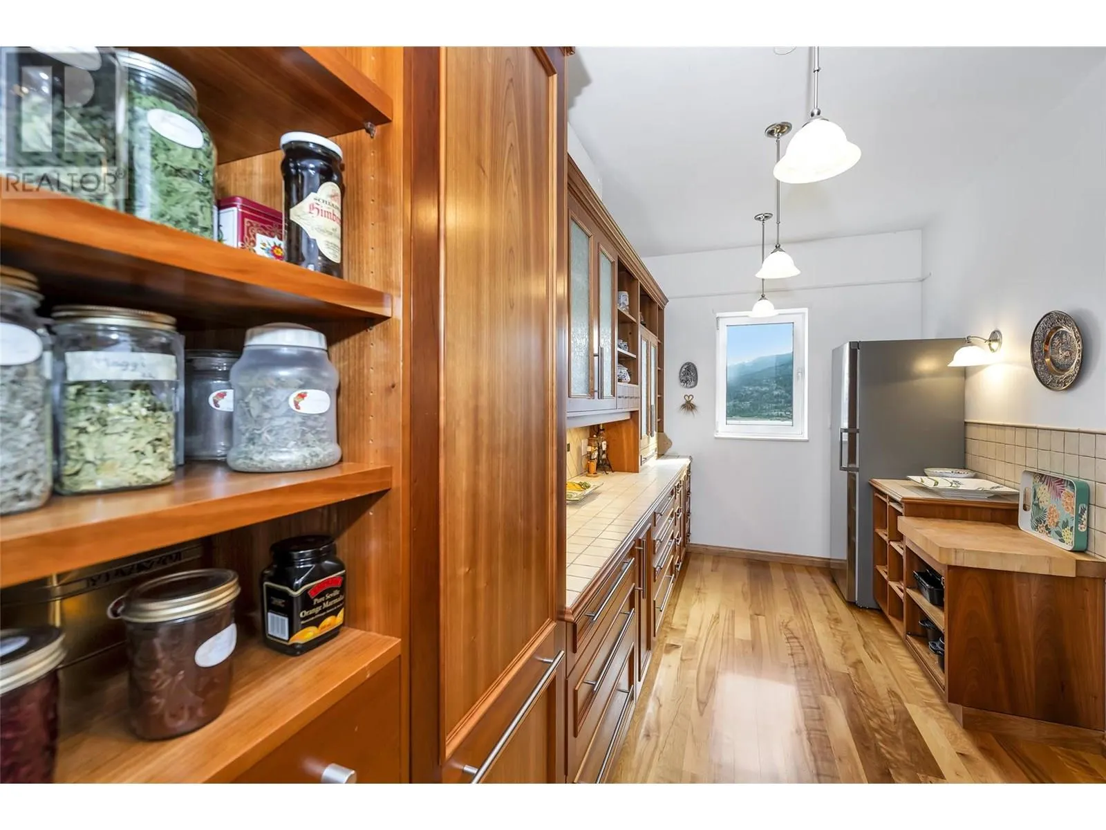 202 Stepping Stones Crescent