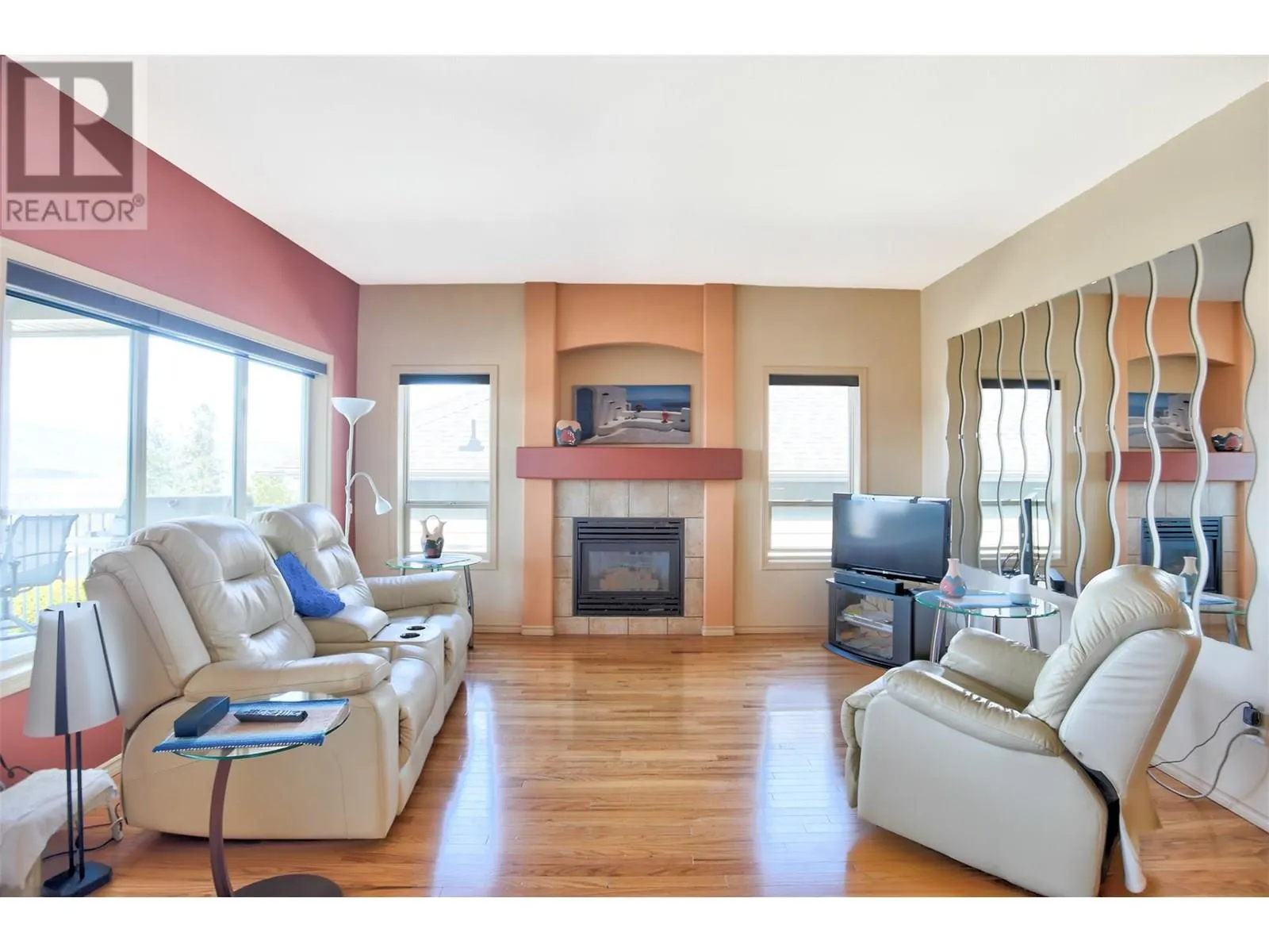 5038 South Ridge Drive