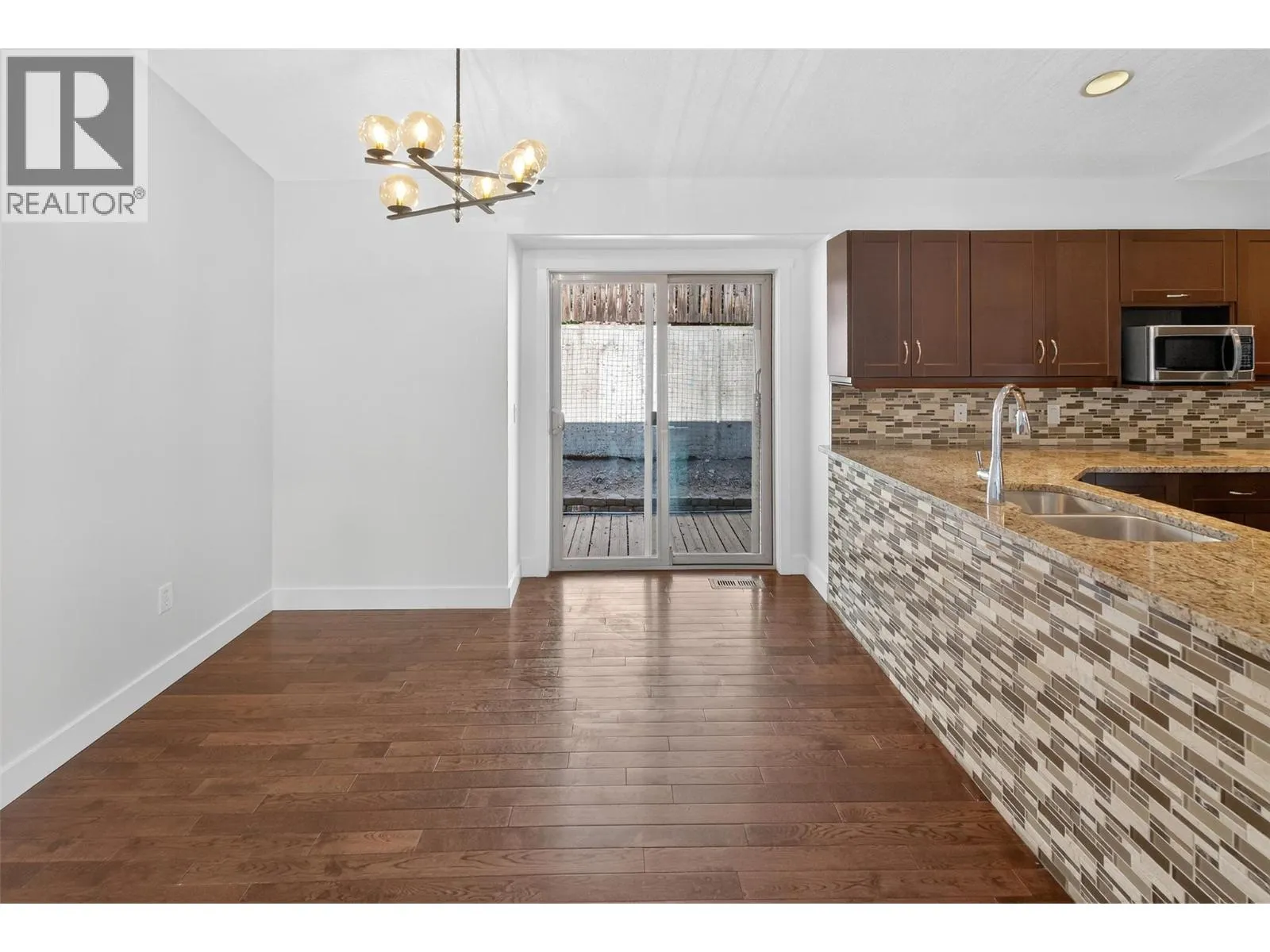 2225 Sunview Drive