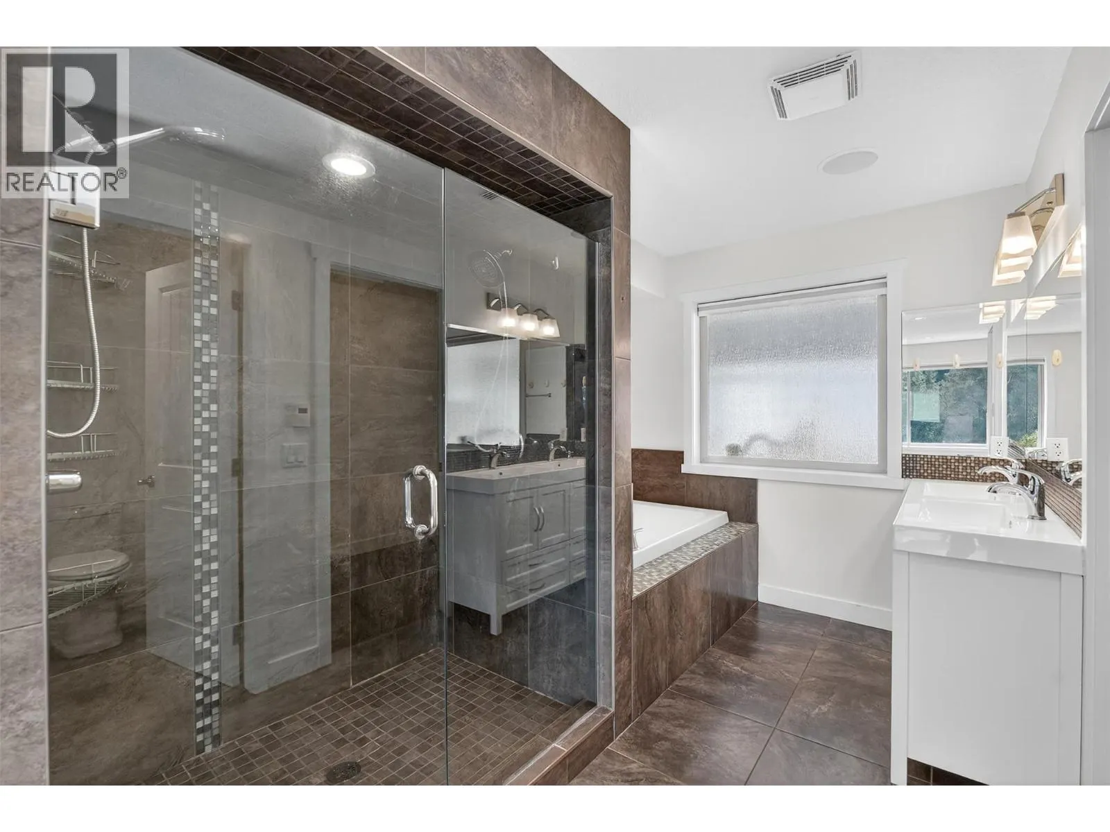 2225 Sunview Drive