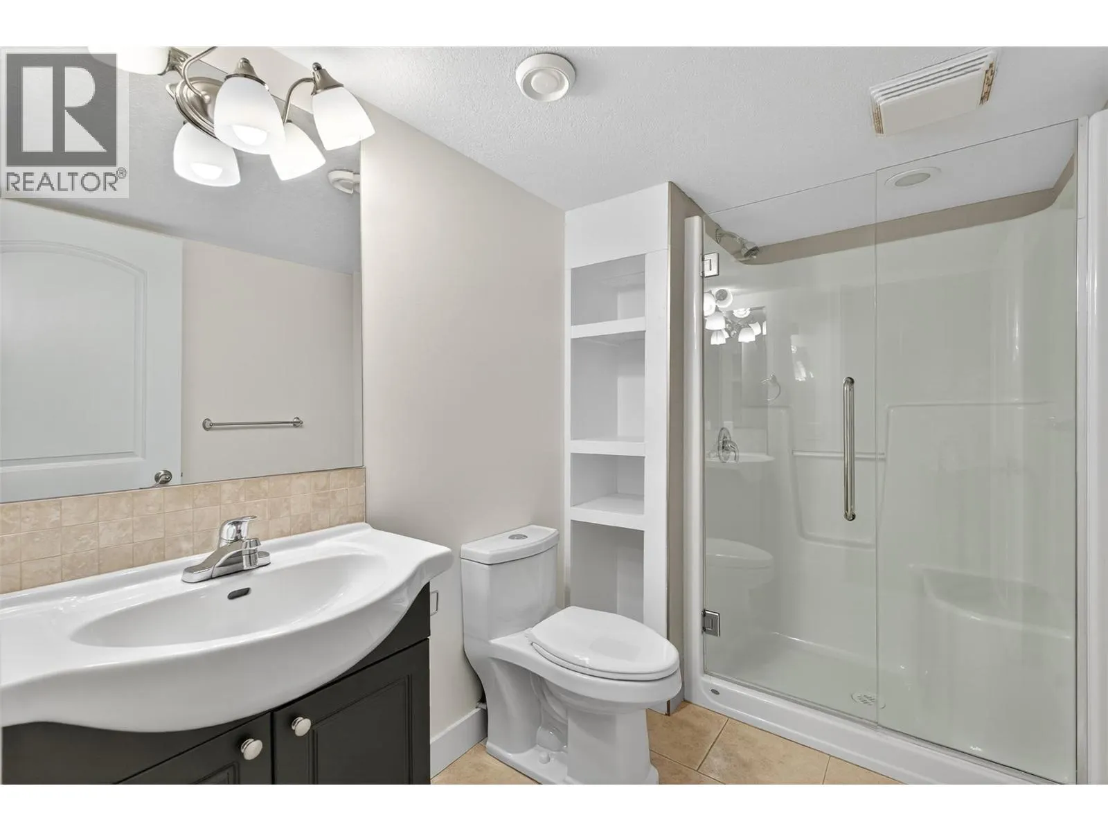 2225 Sunview Drive