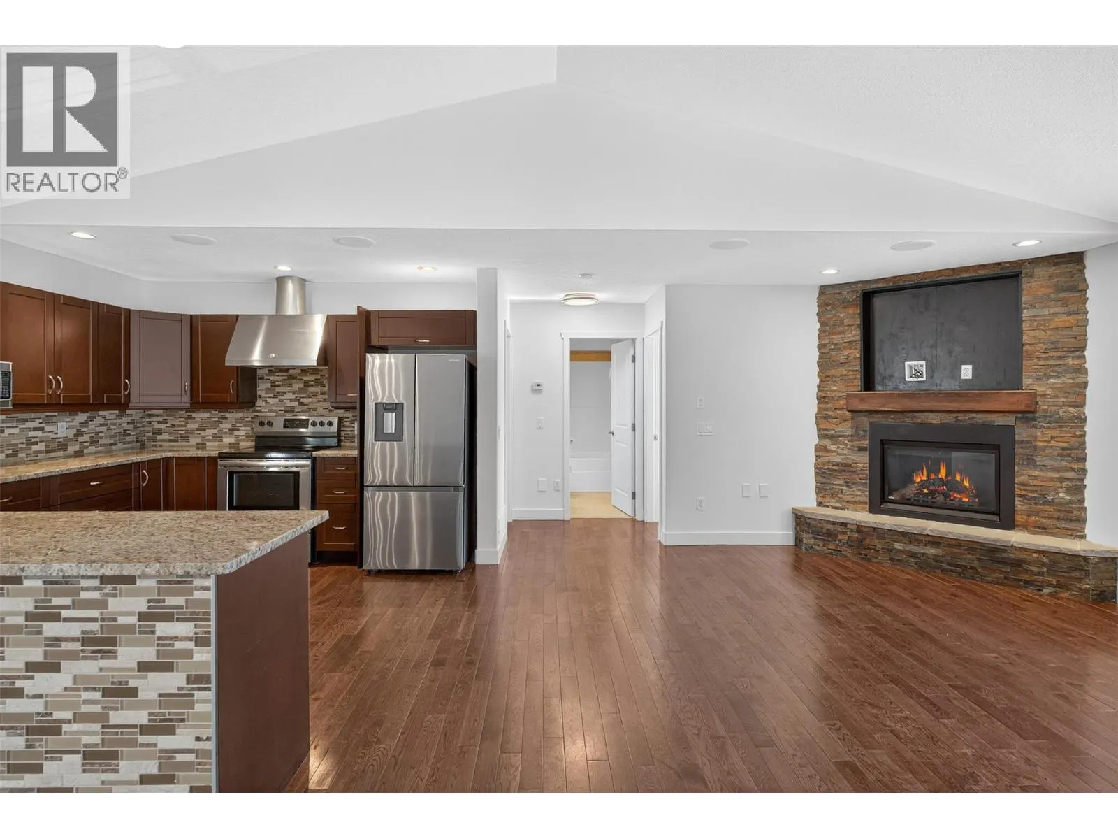 2225 Sunview Drive