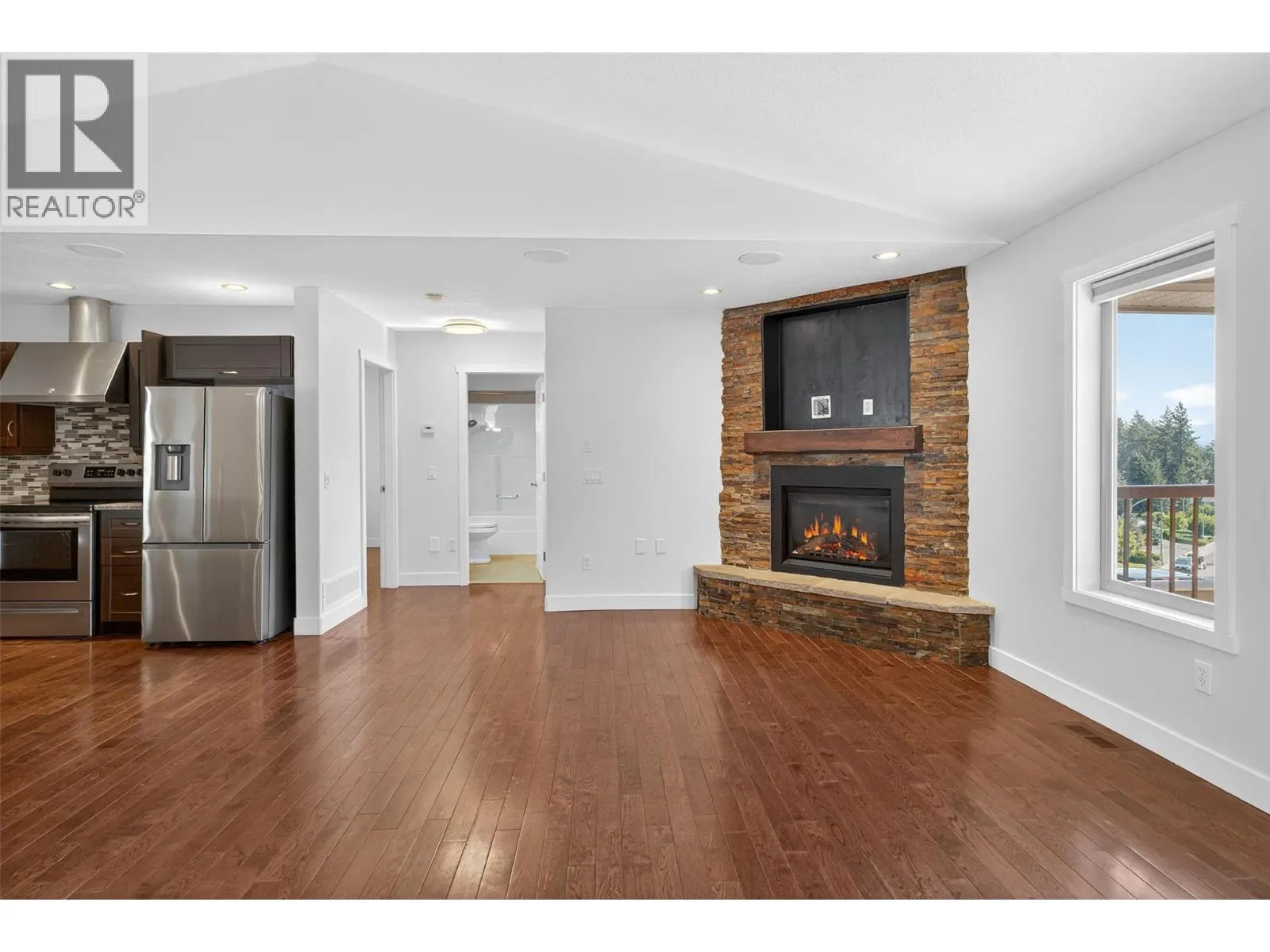 2225 Sunview Drive