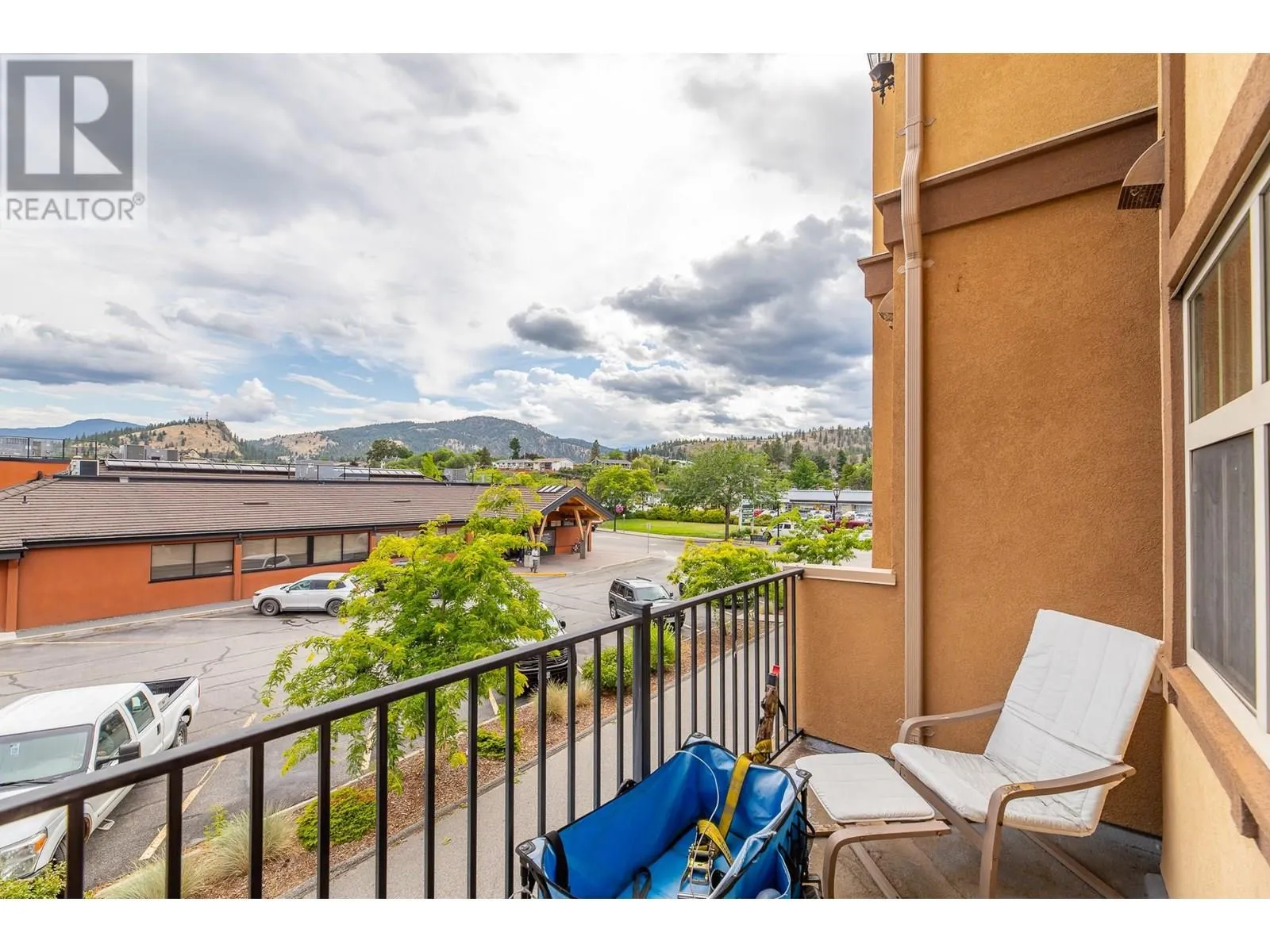 13615 Victoria Road N Unit# 205