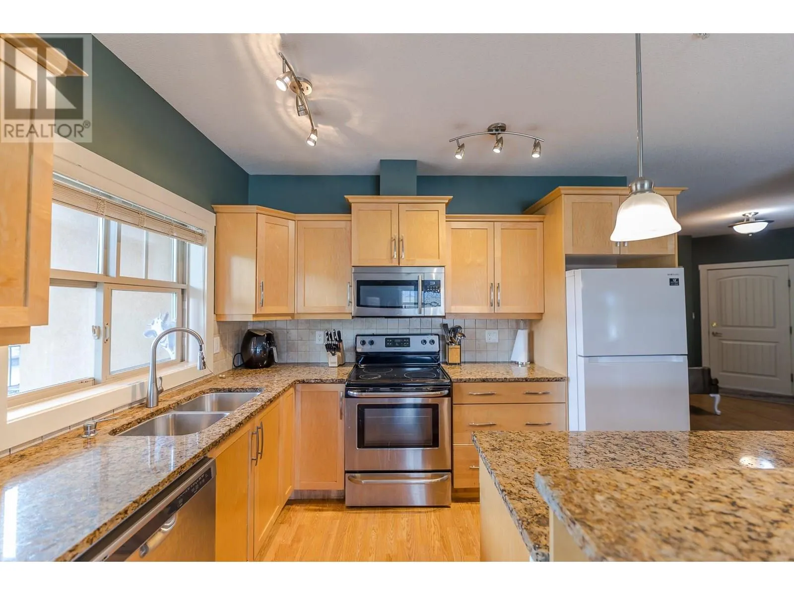 13615 Victoria Road N Unit# 205