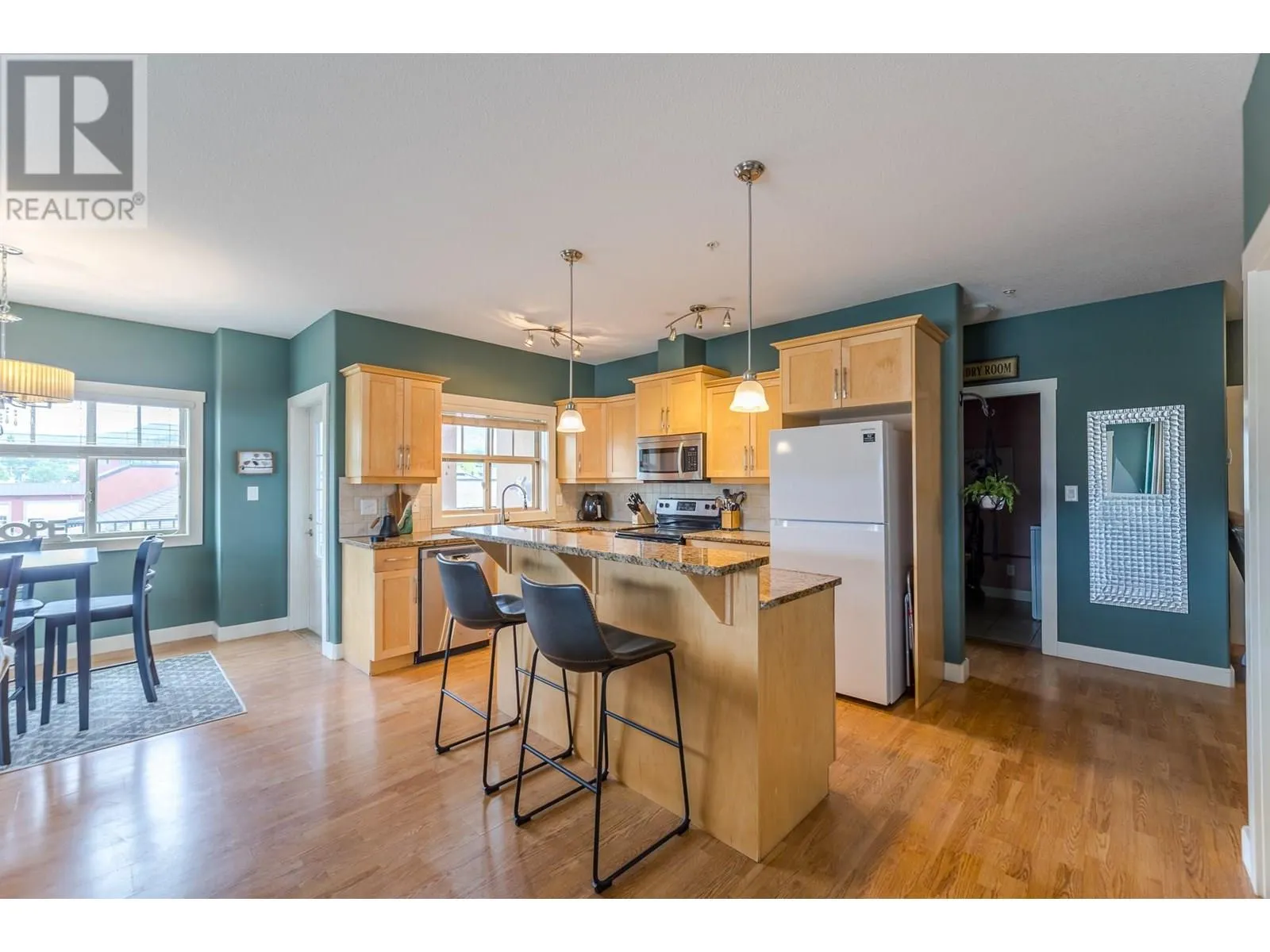 13615 Victoria Road N Unit# 205
