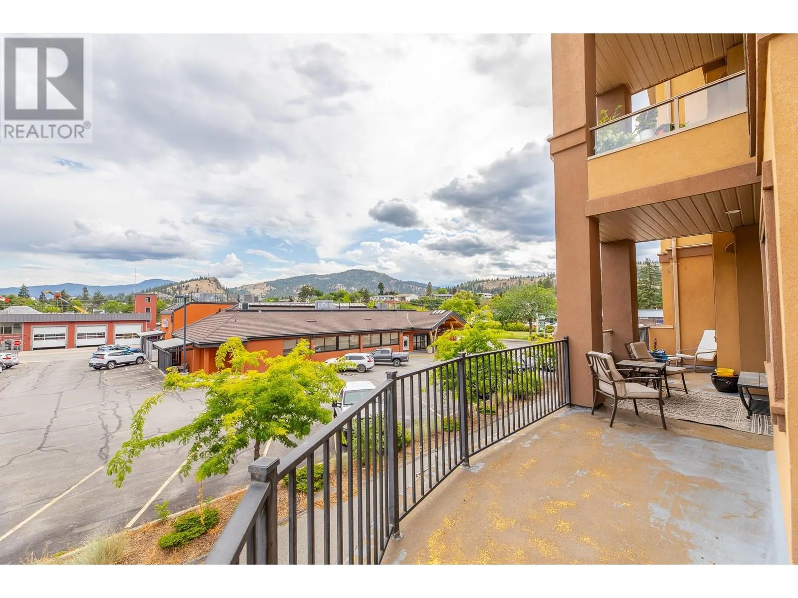 13615 Victoria Road N Unit# 205