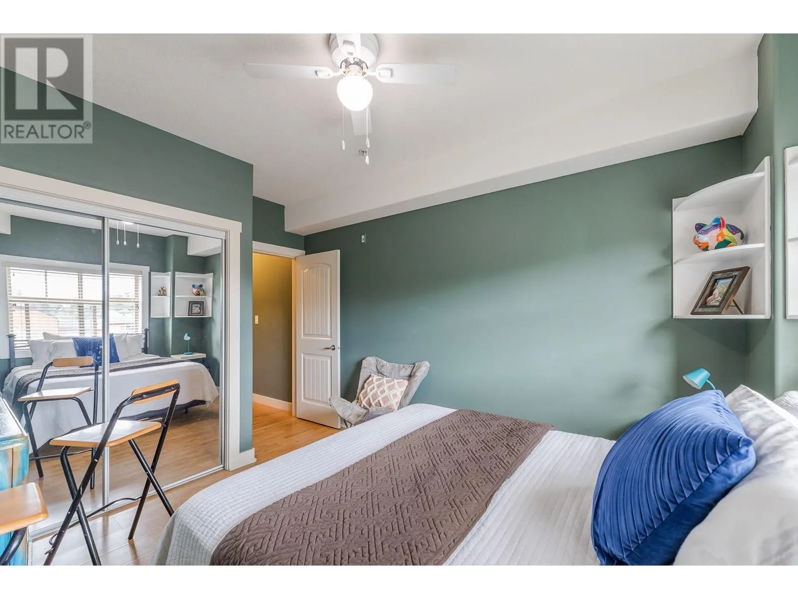 13615 Victoria Road N Unit# 205