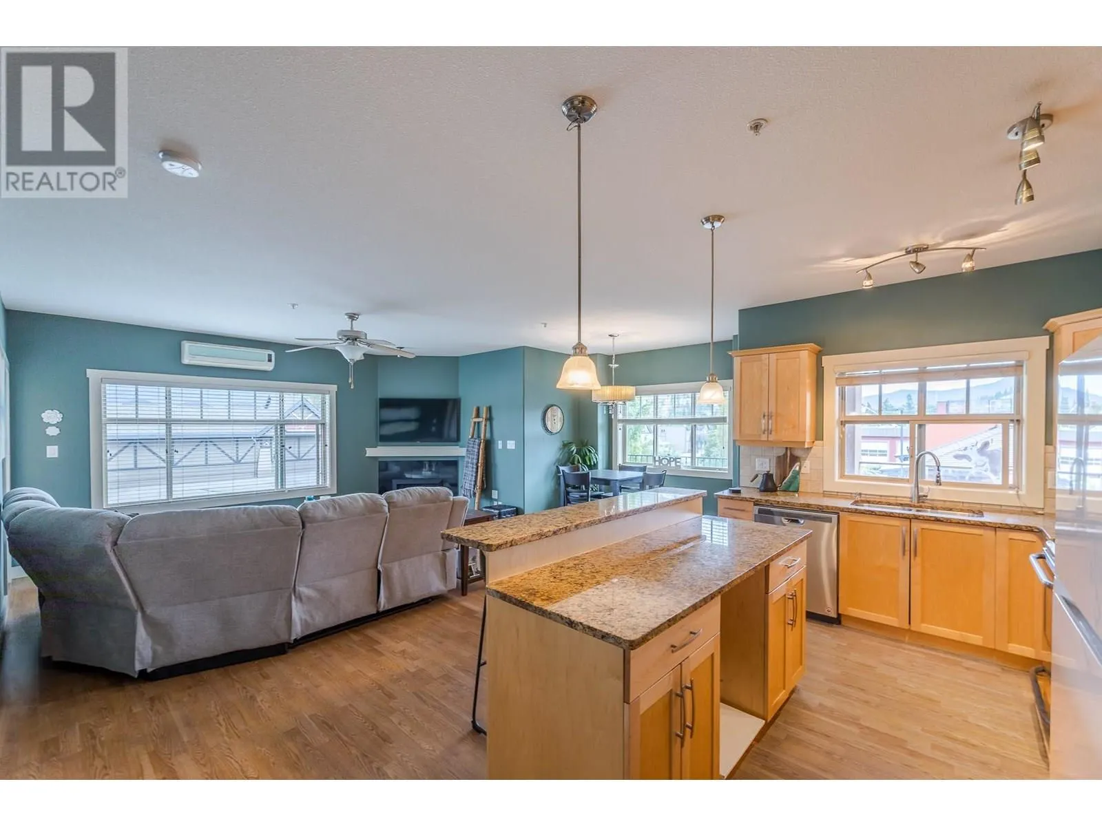 13615 Victoria Road N Unit# 205