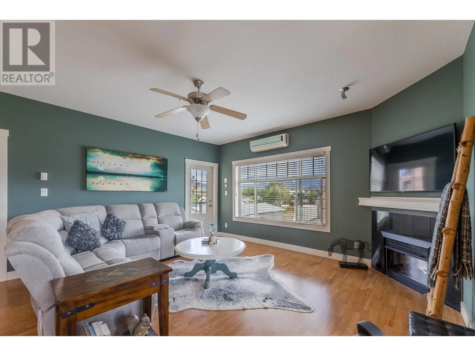 13615 Victoria Road N Unit# 205