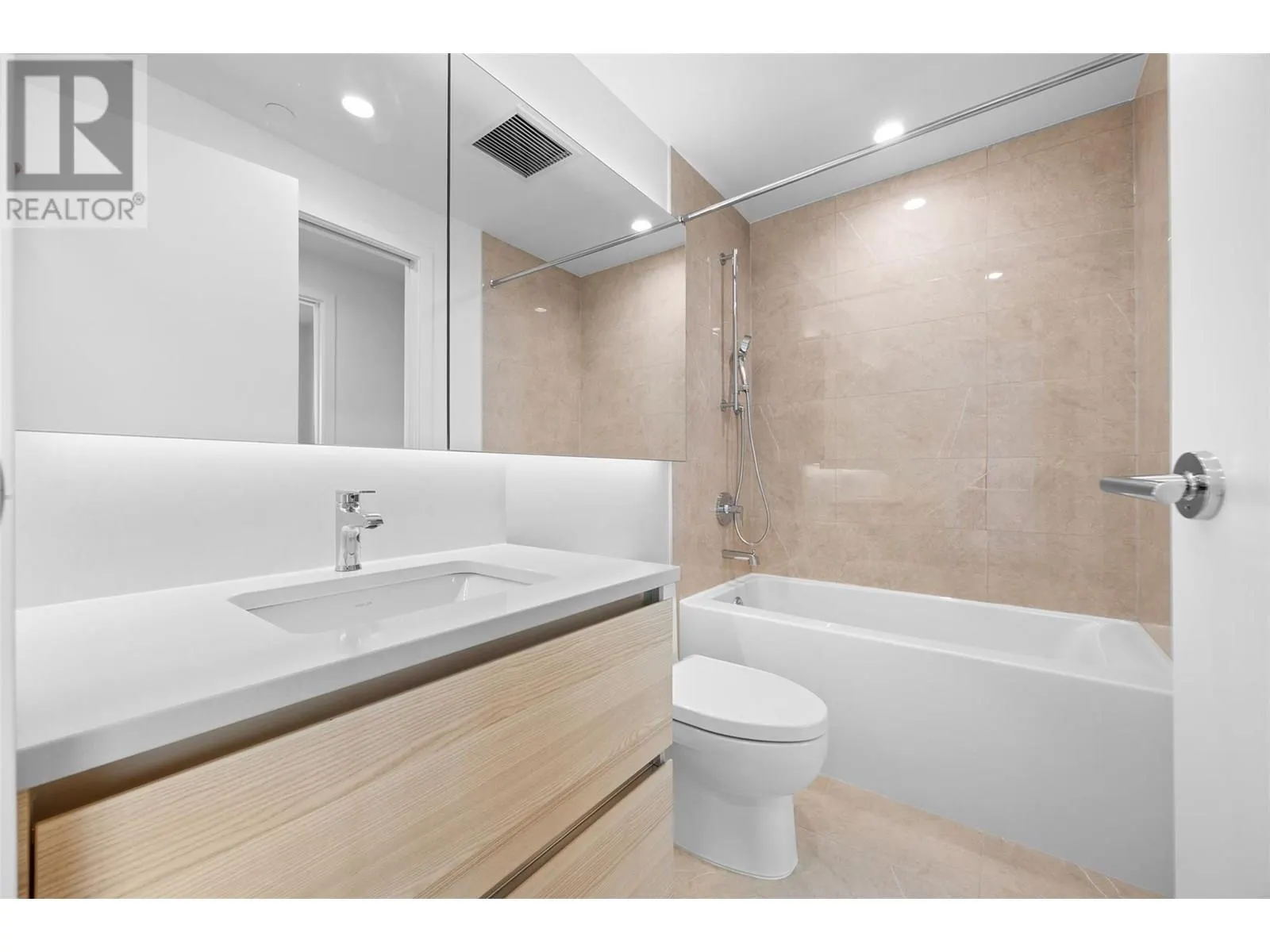 238 Leon Avenue Unit# 1403