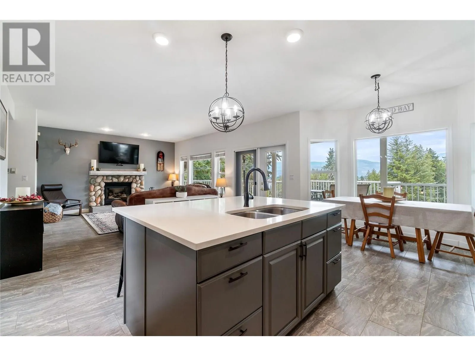 2662 Blind Bay Road