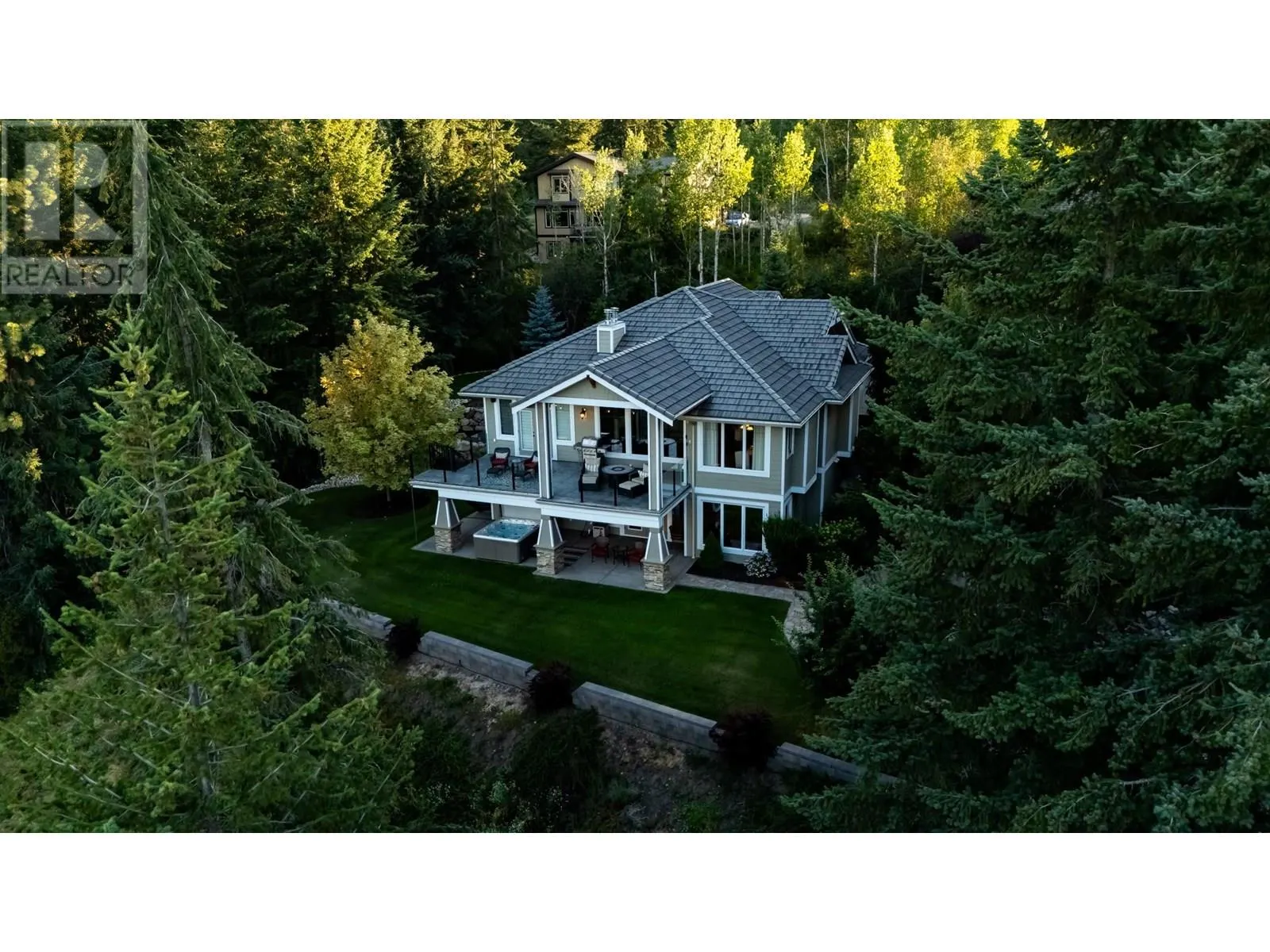 2011 Parkwood Drive